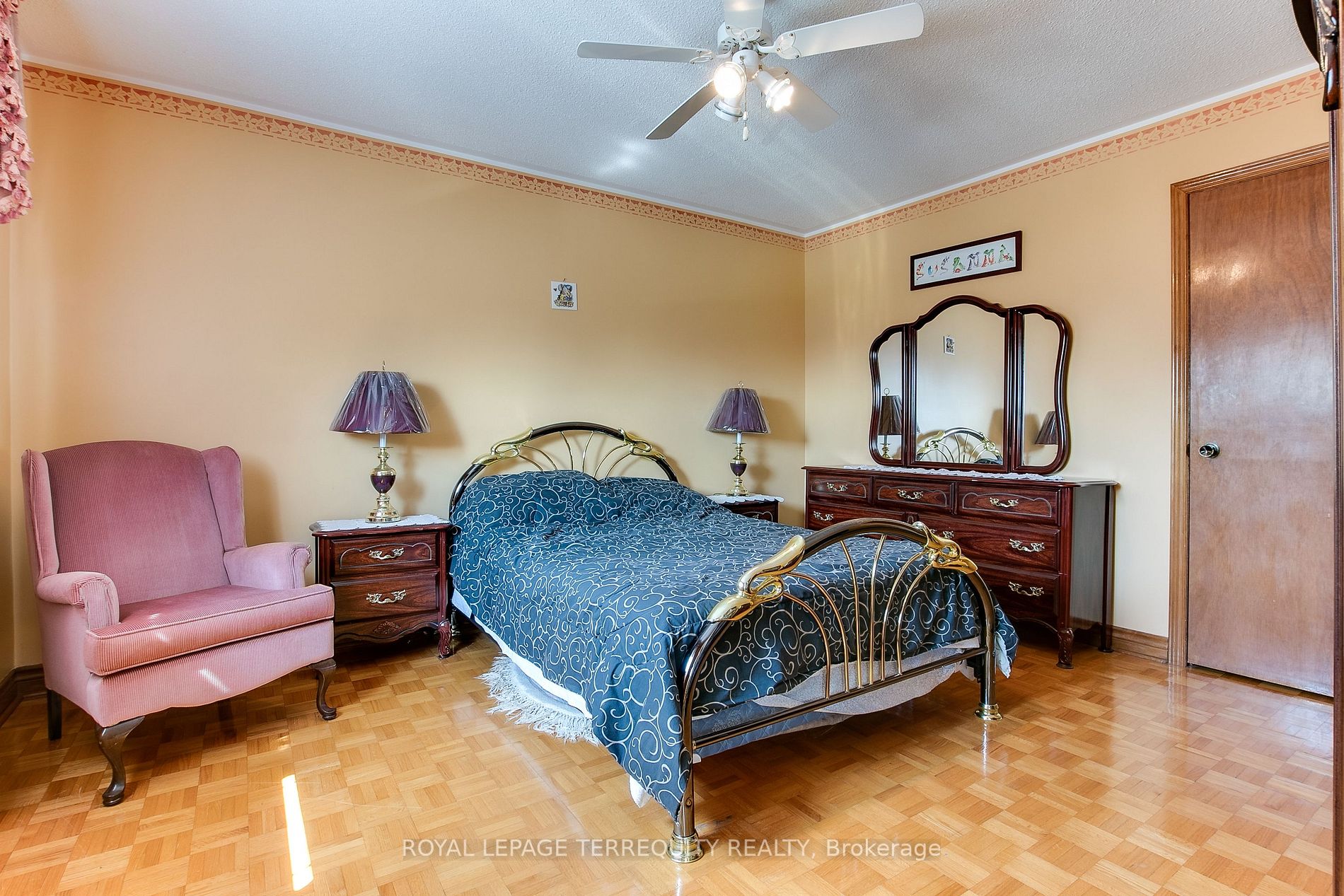 54 Roxana Ave