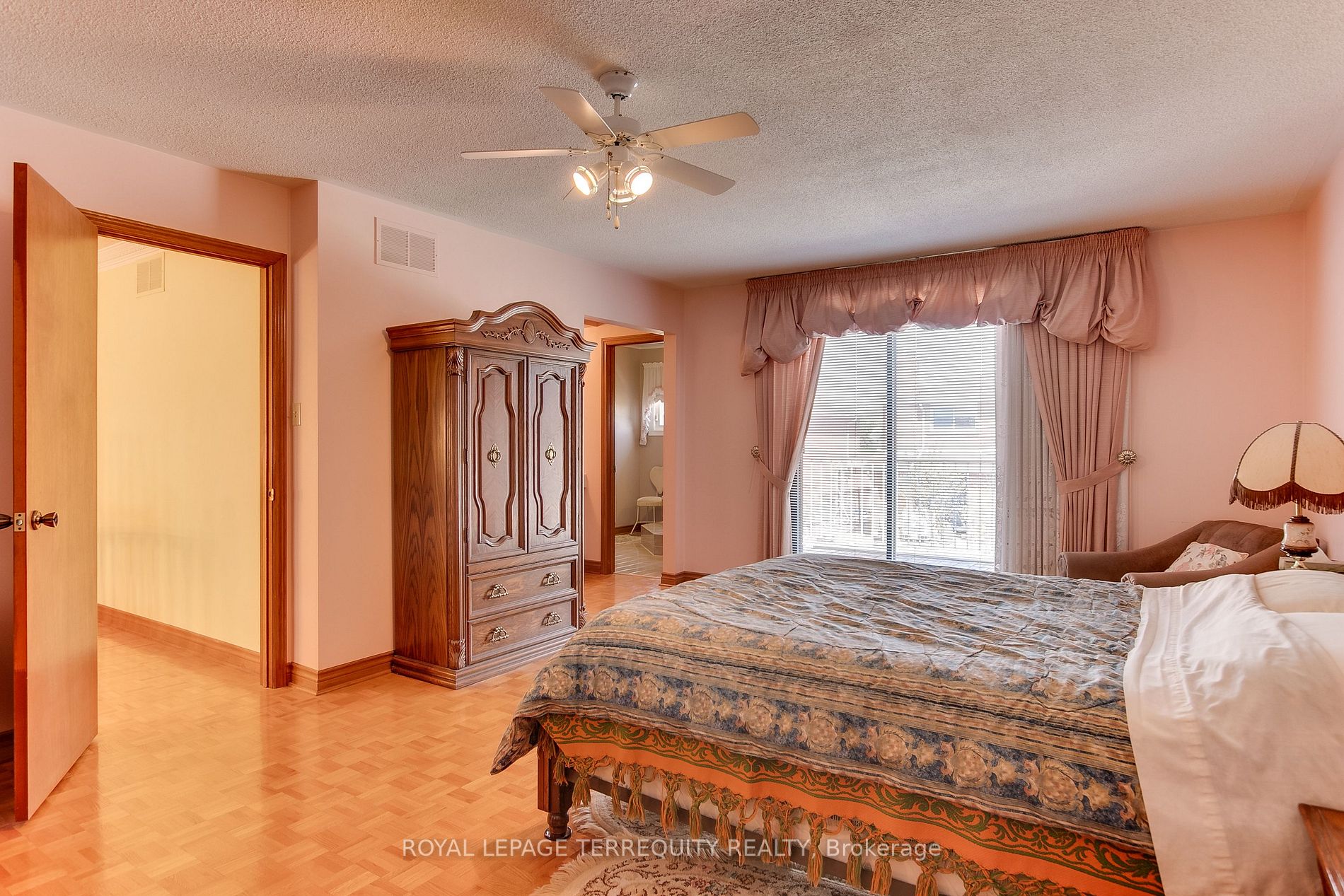 54 Roxana Ave