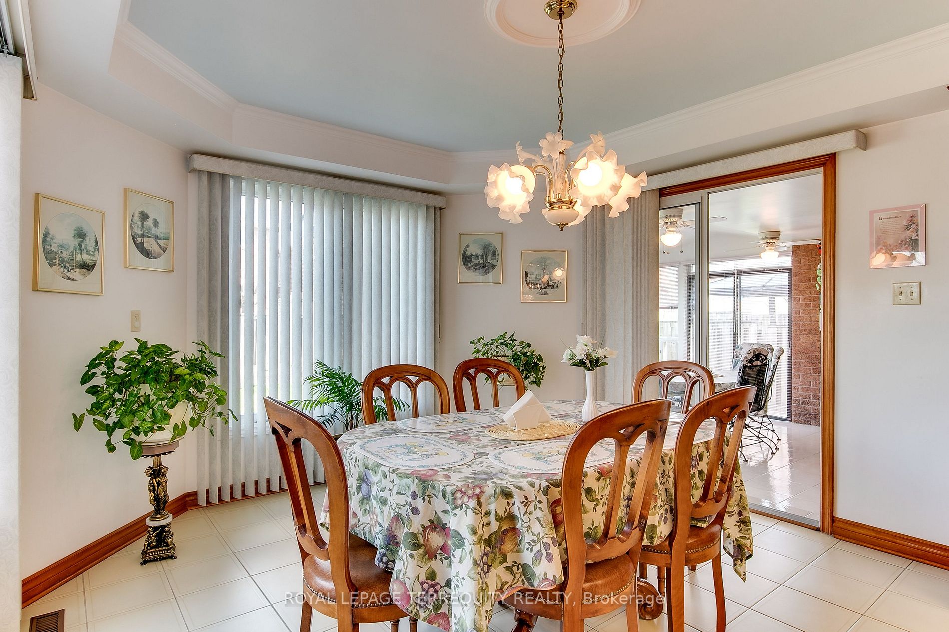 54 Roxana Ave