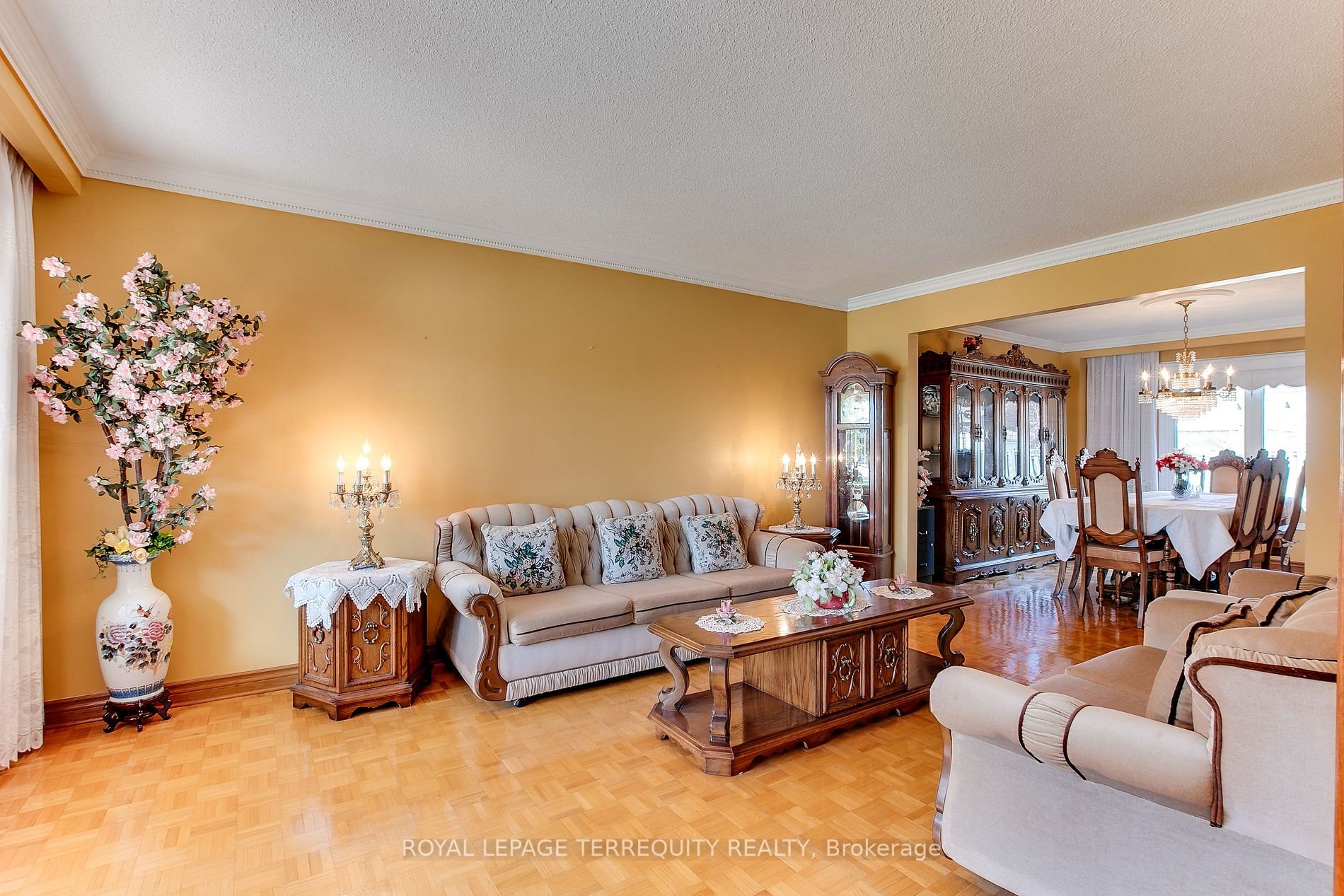 54 Roxana Ave