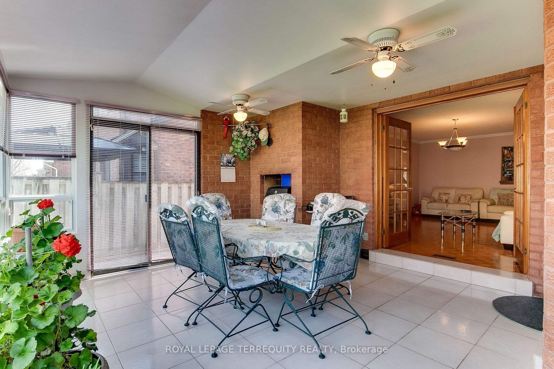 54 Roxana Ave