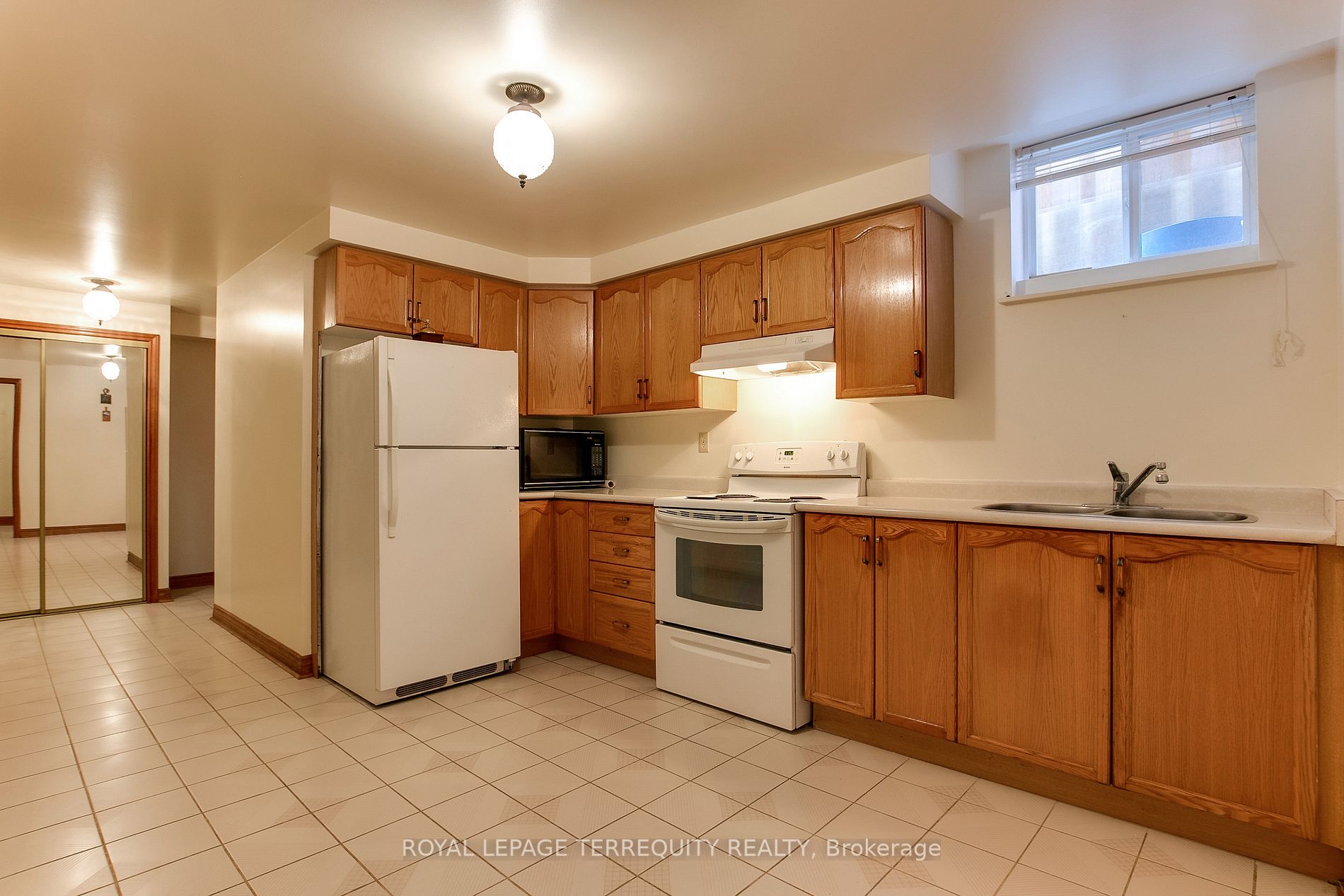 54 Roxana Ave