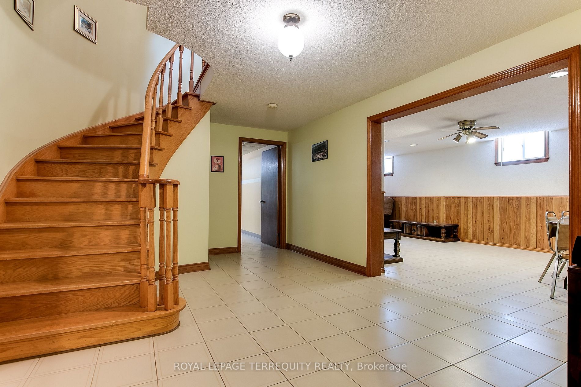 54 Roxana Ave