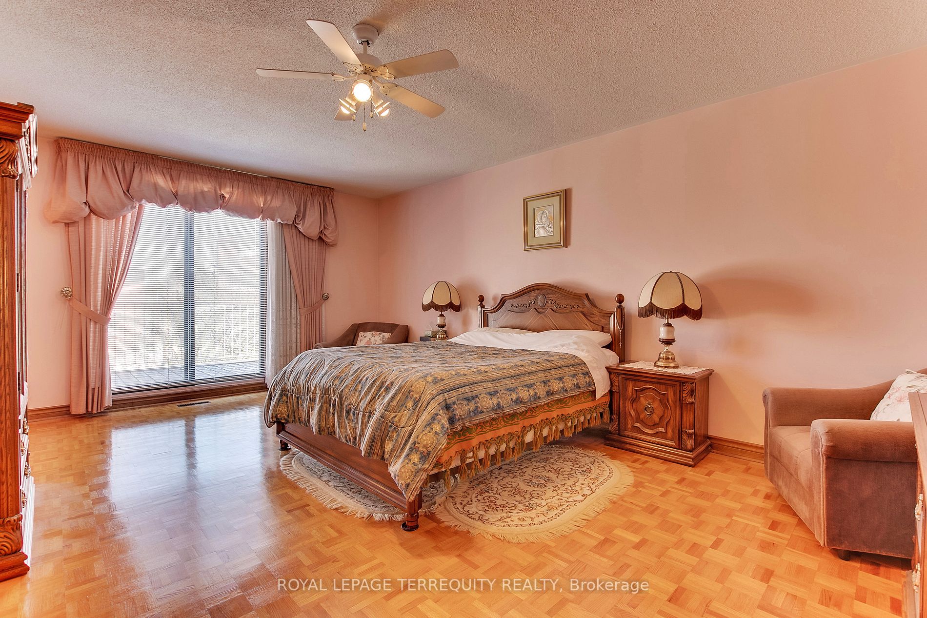 54 Roxana Ave