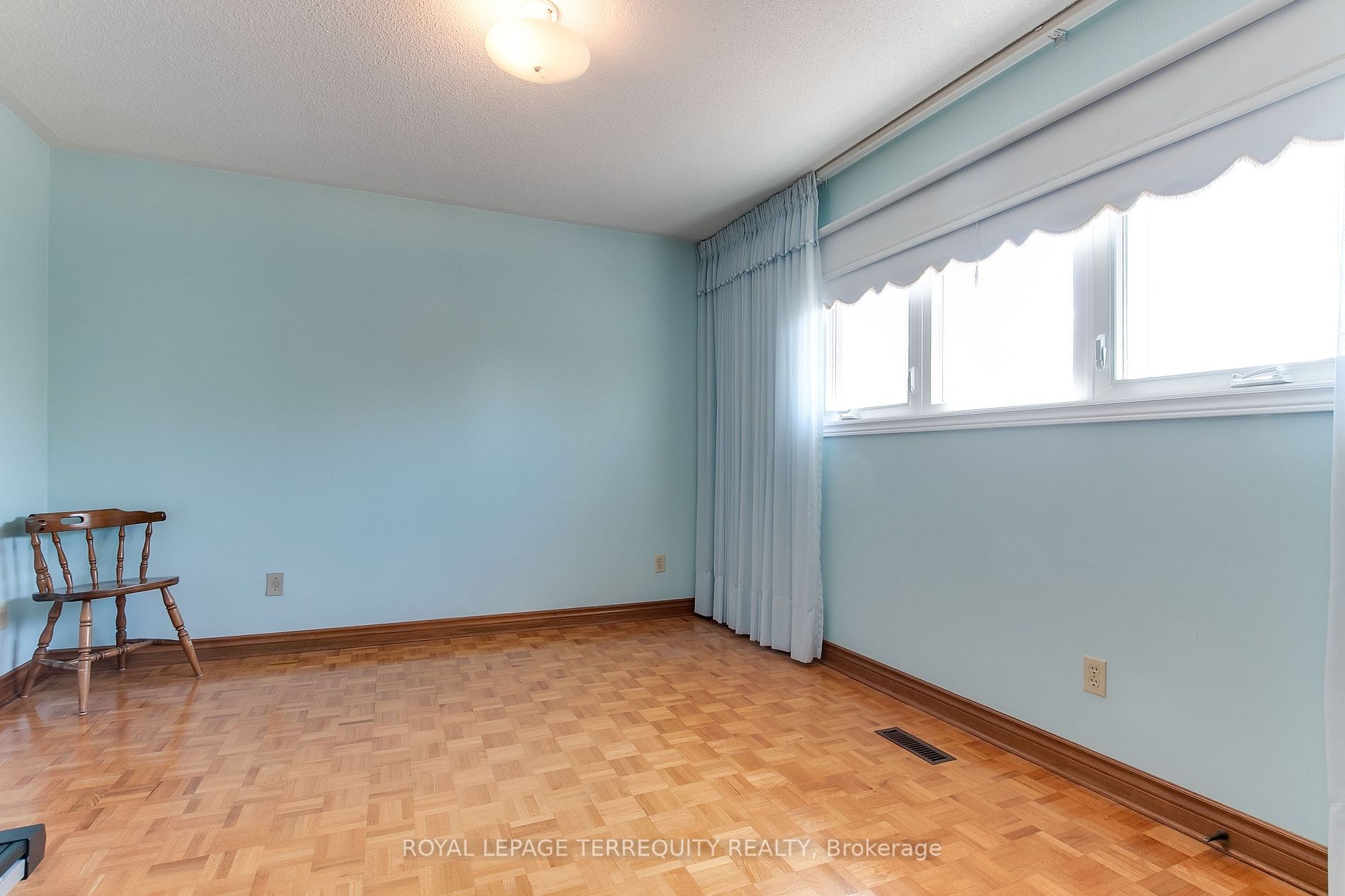 54 Roxana Ave