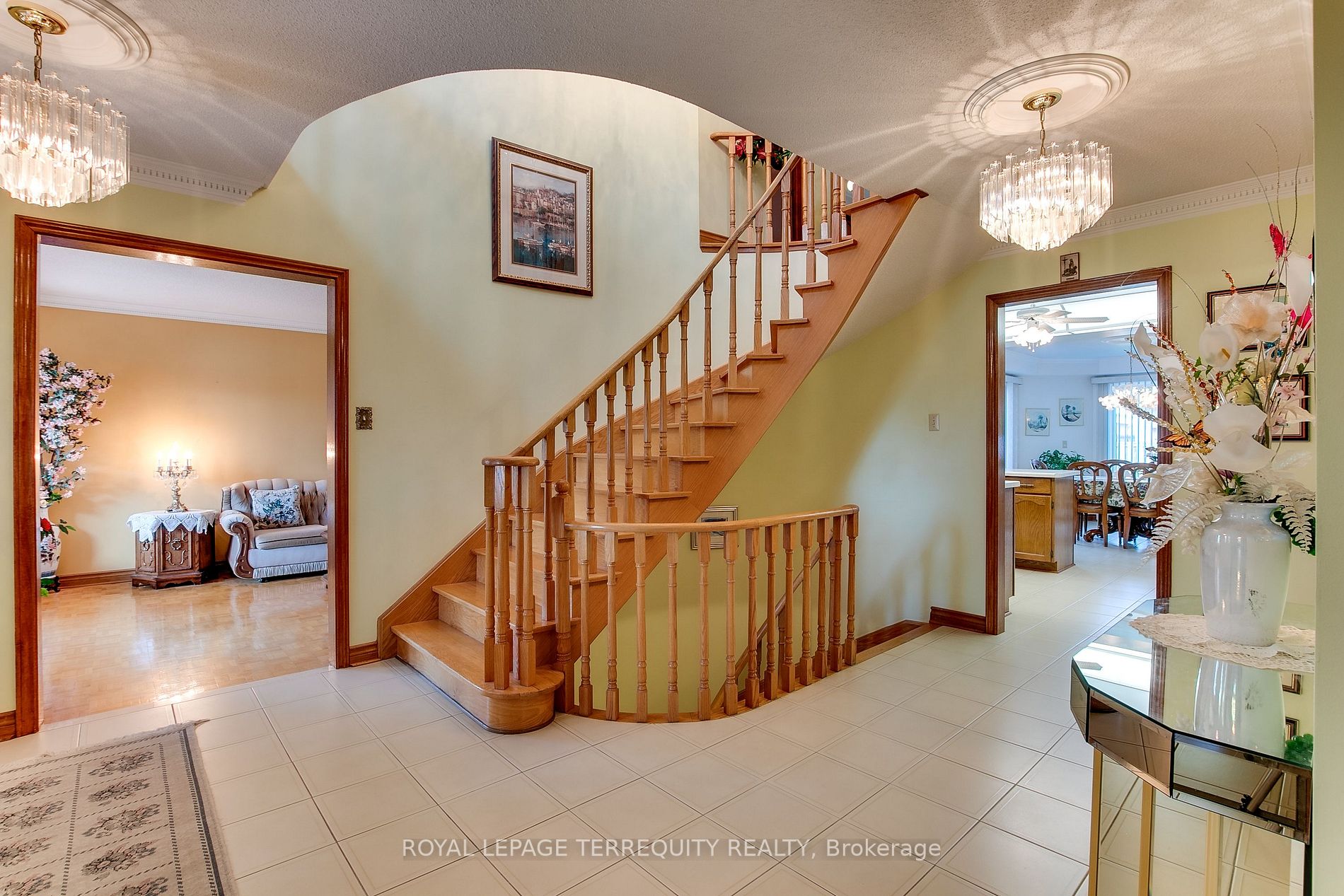 54 Roxana Ave
