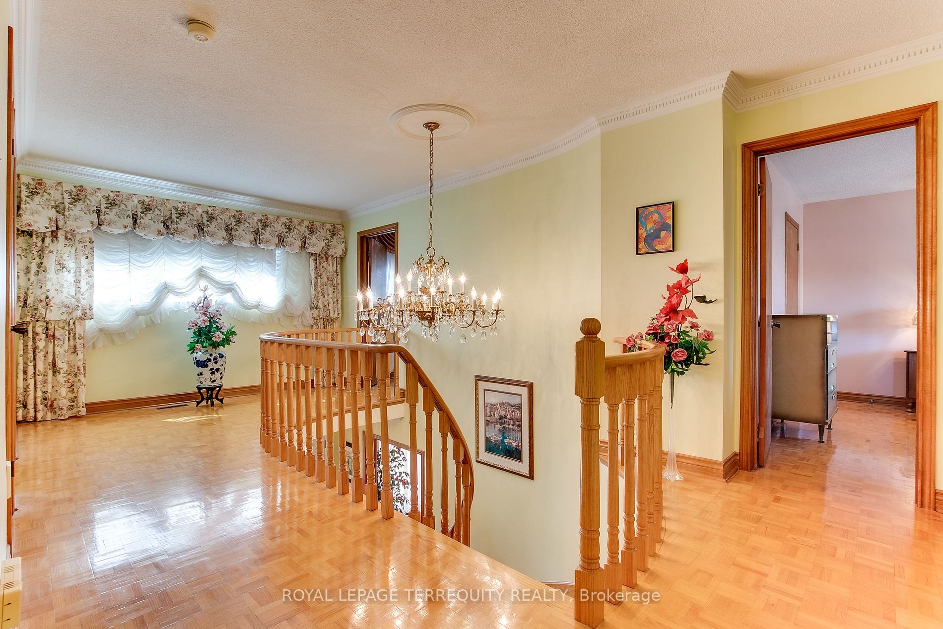54 Roxana Ave