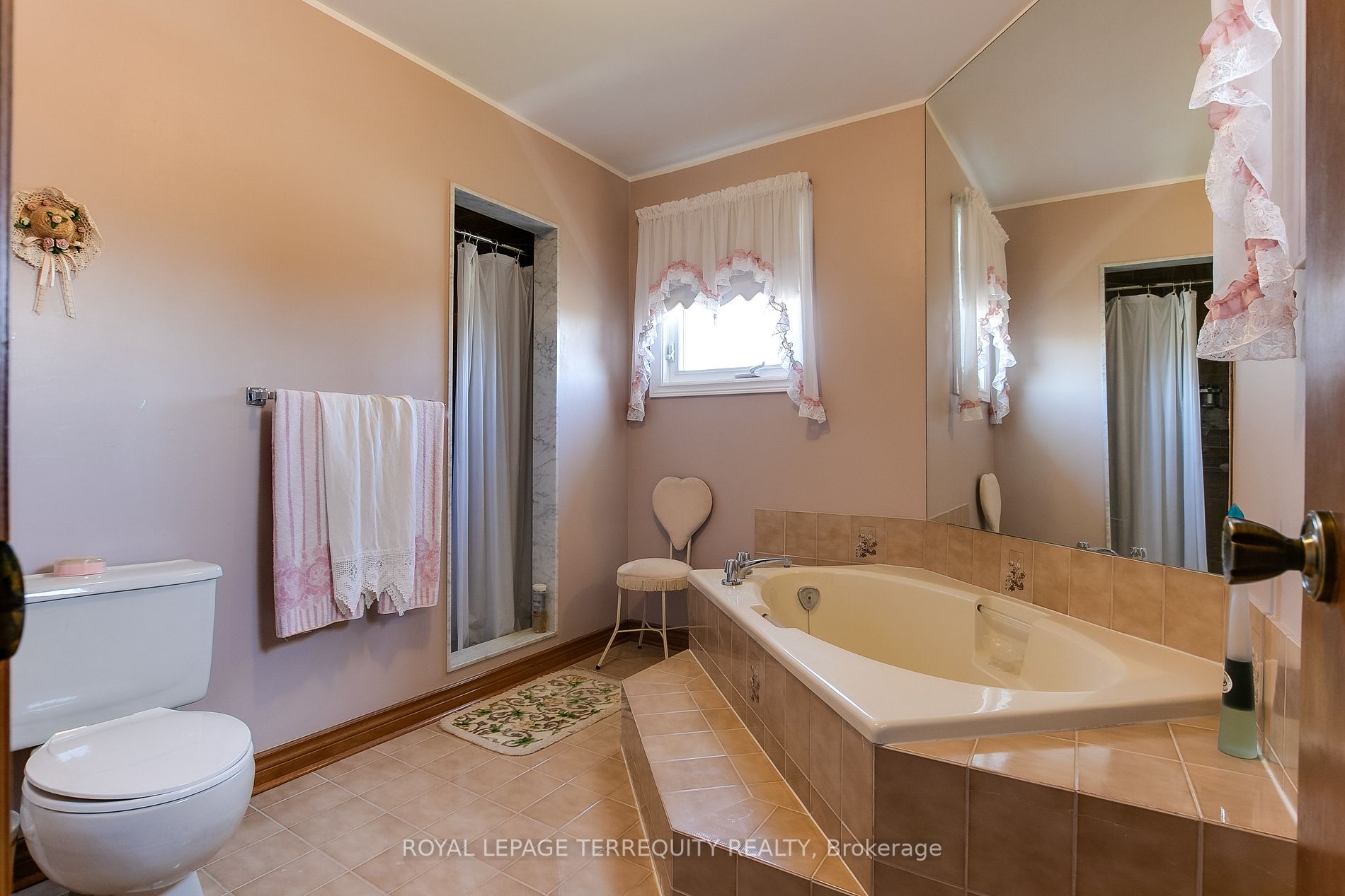 54 Roxana Ave