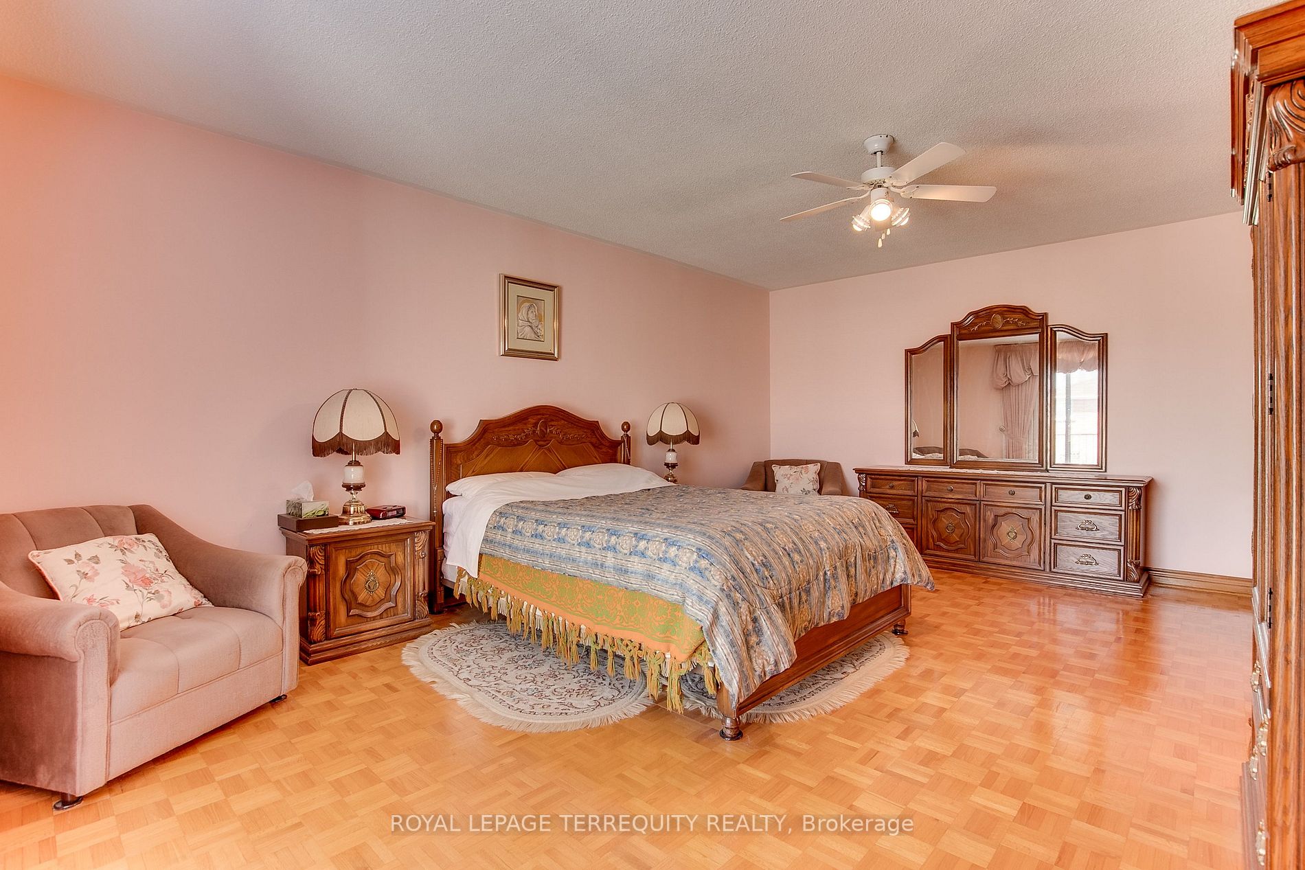 54 Roxana Ave