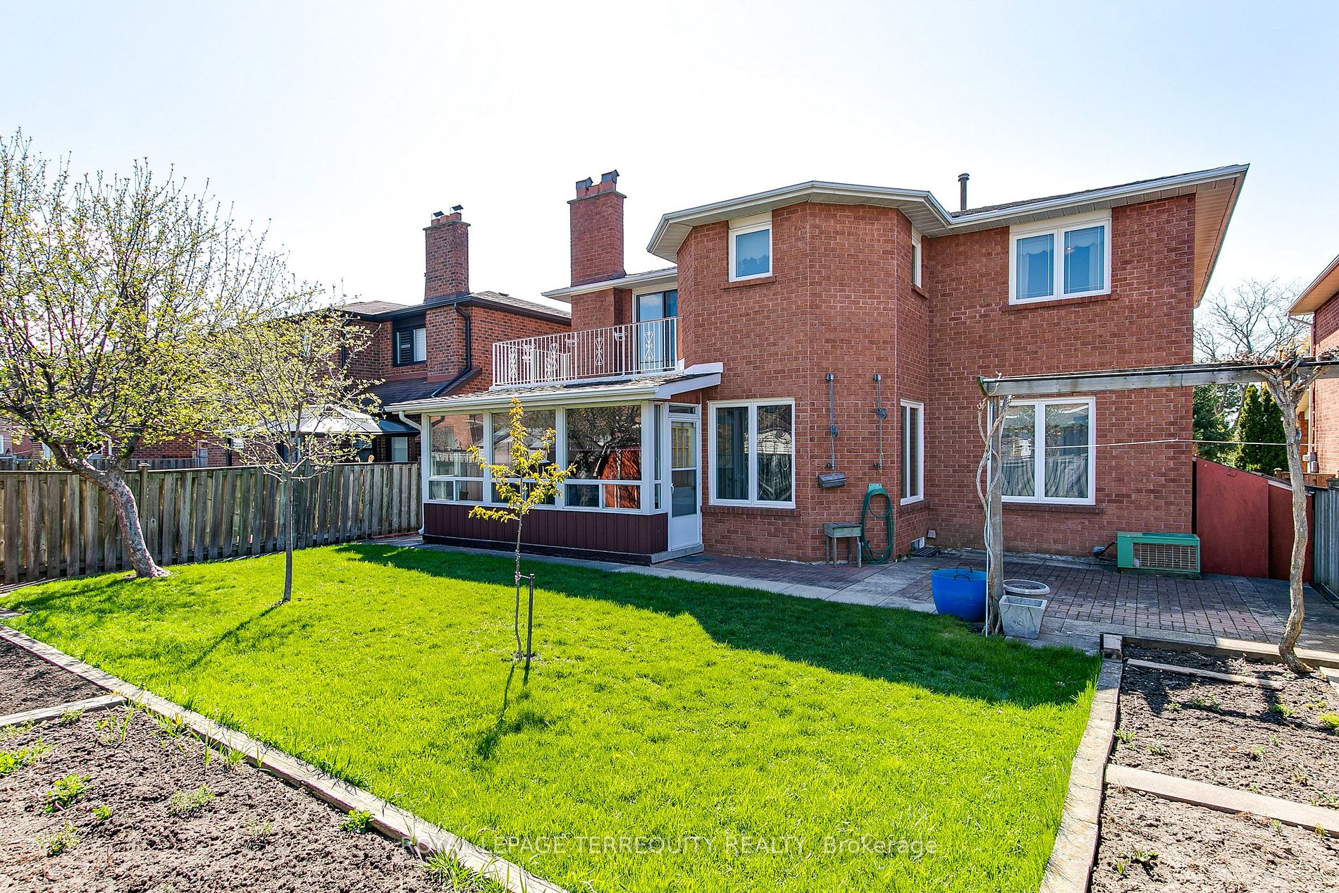 54 Roxana Ave