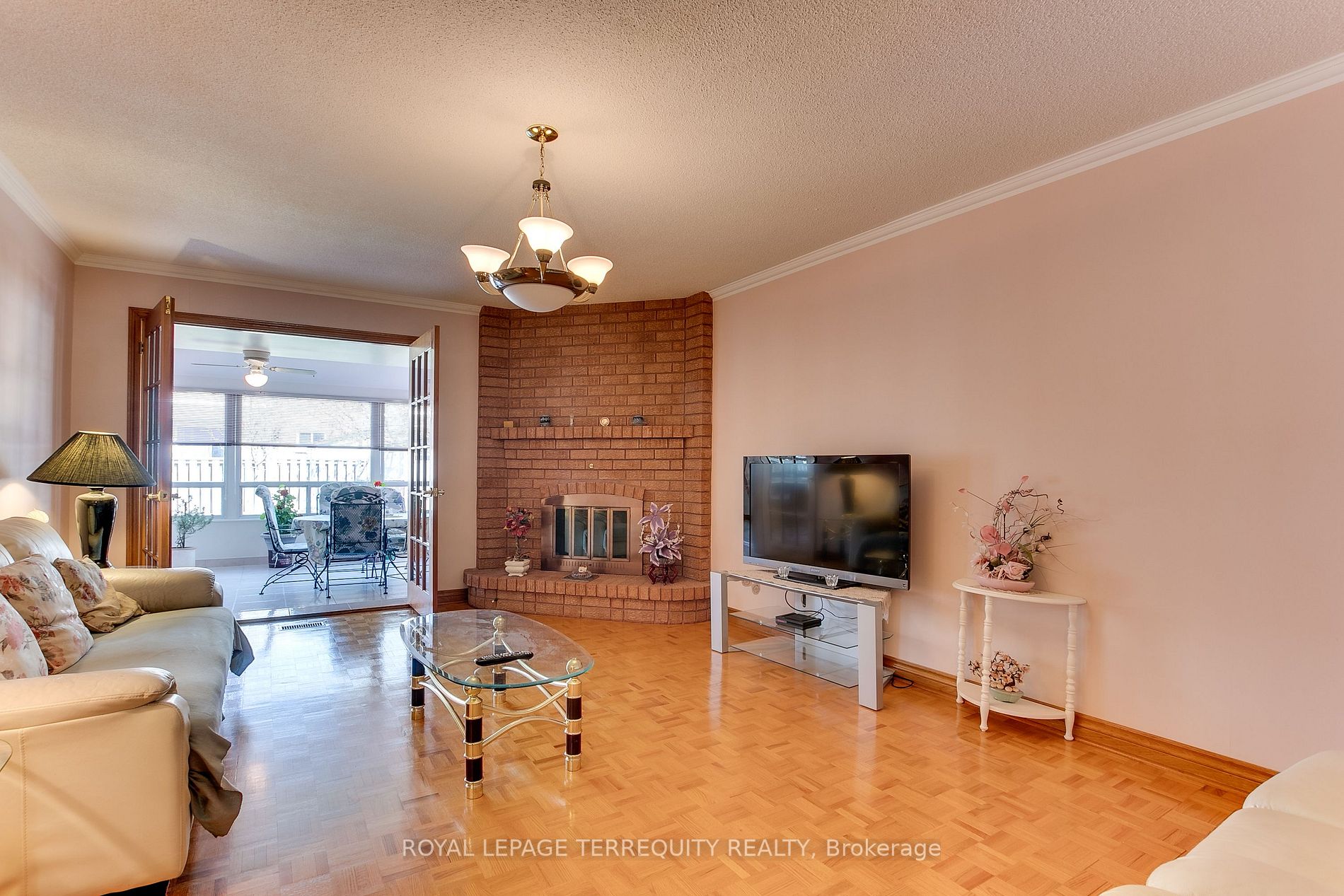 54 Roxana Ave