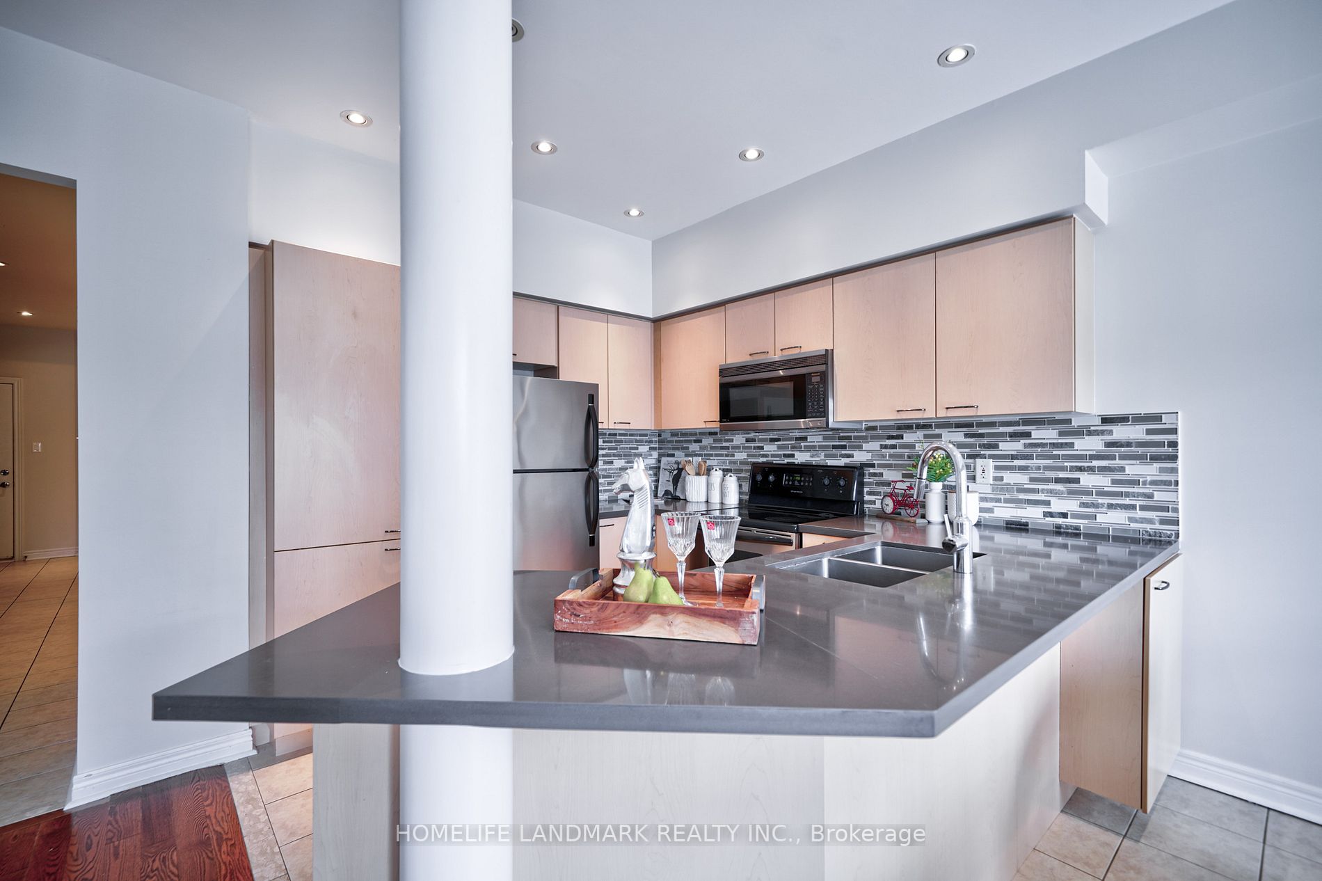 78 Cedarcrest Cres