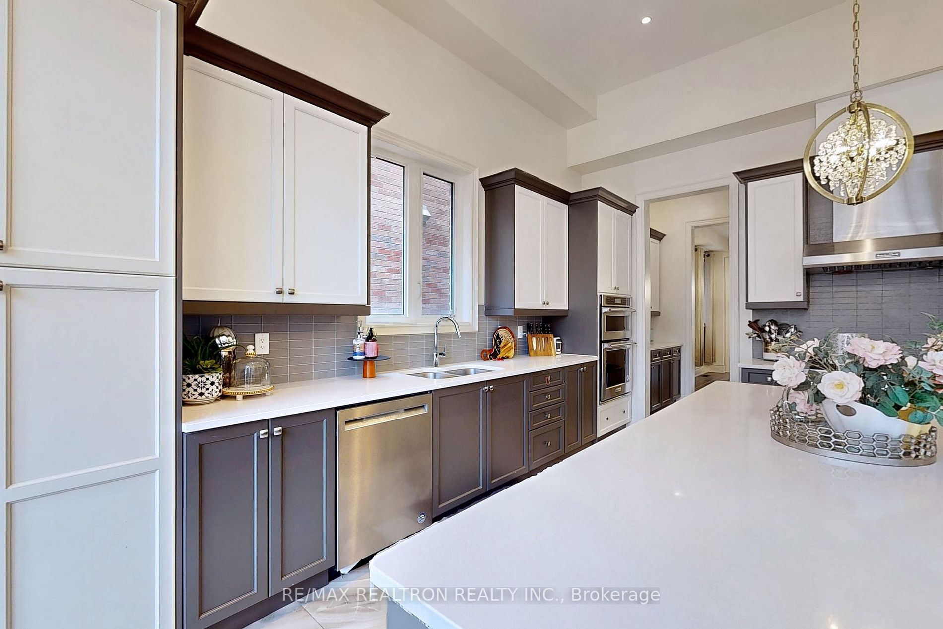 163 Hillsview Drive