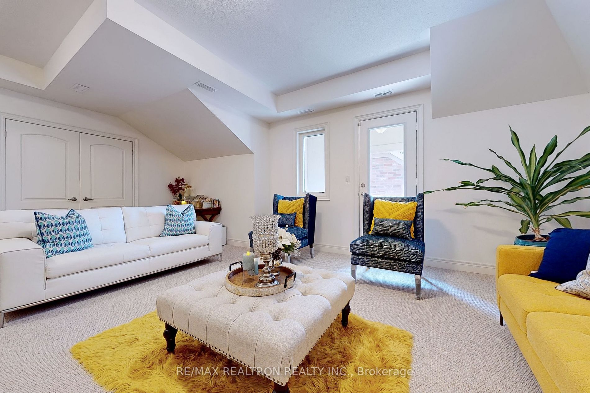 163 Hillsview Drive