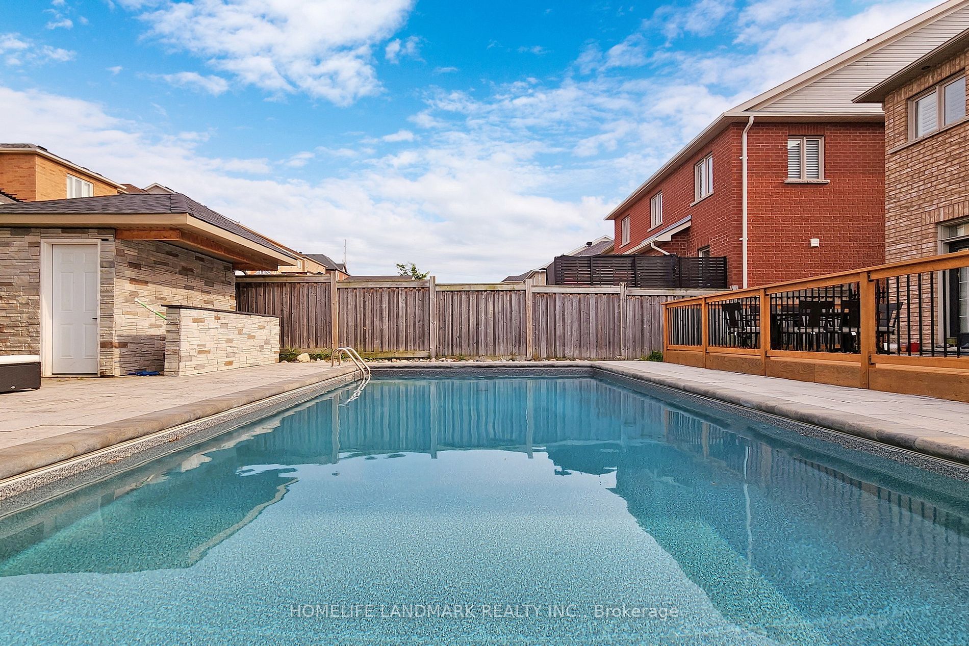 49 Gwillimbury Dr