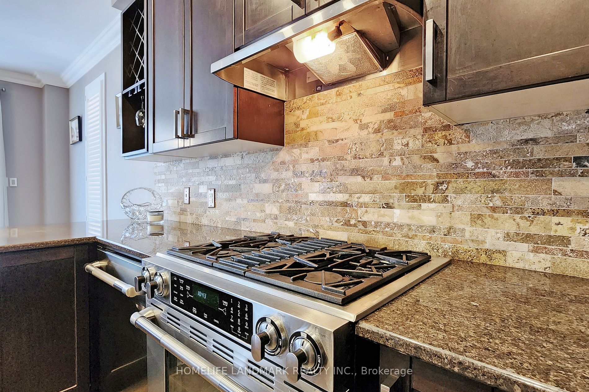 49 Gwillimbury Dr