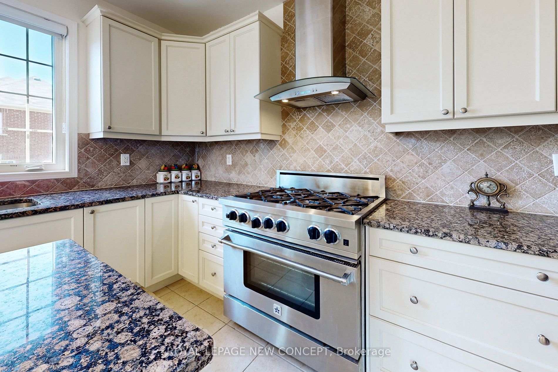 68 Buckle Cres