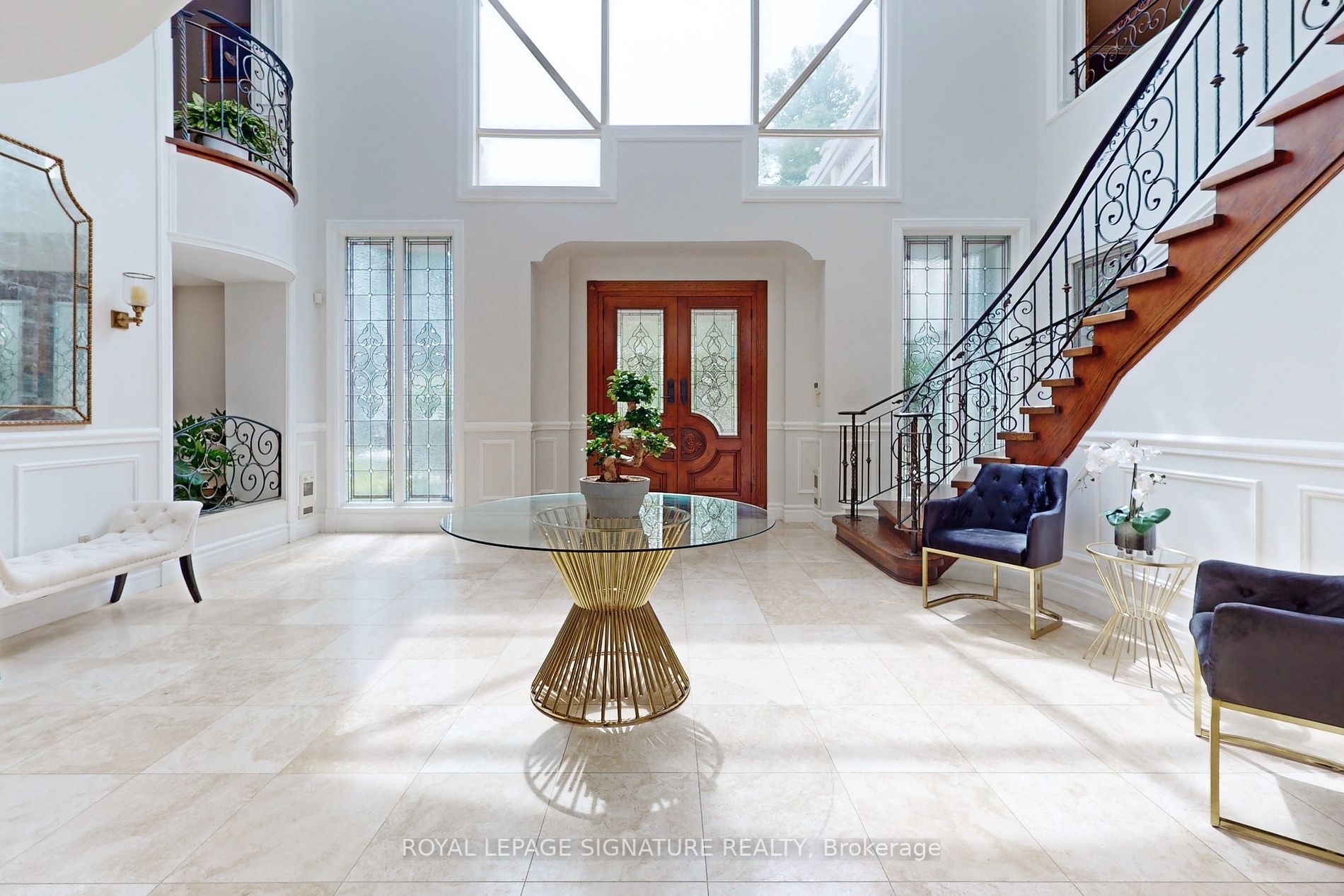305 Woodland Acres Cres