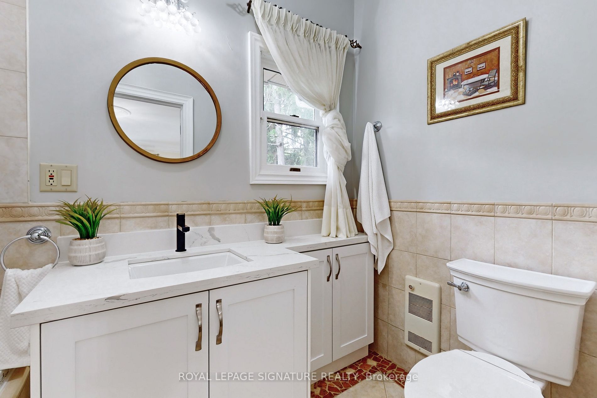 305 Woodland Acres Crescent