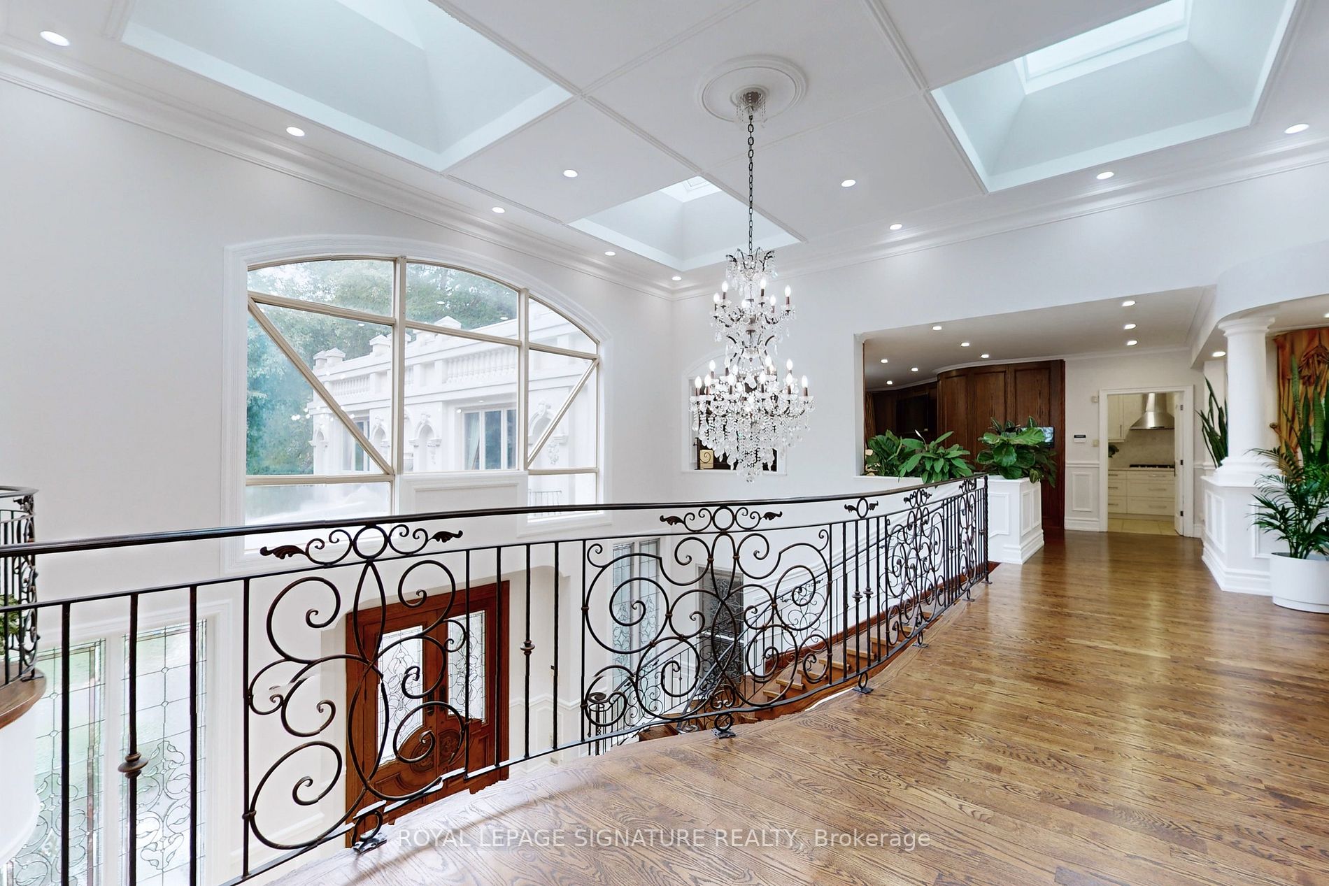 305 Woodland Acres Crescent