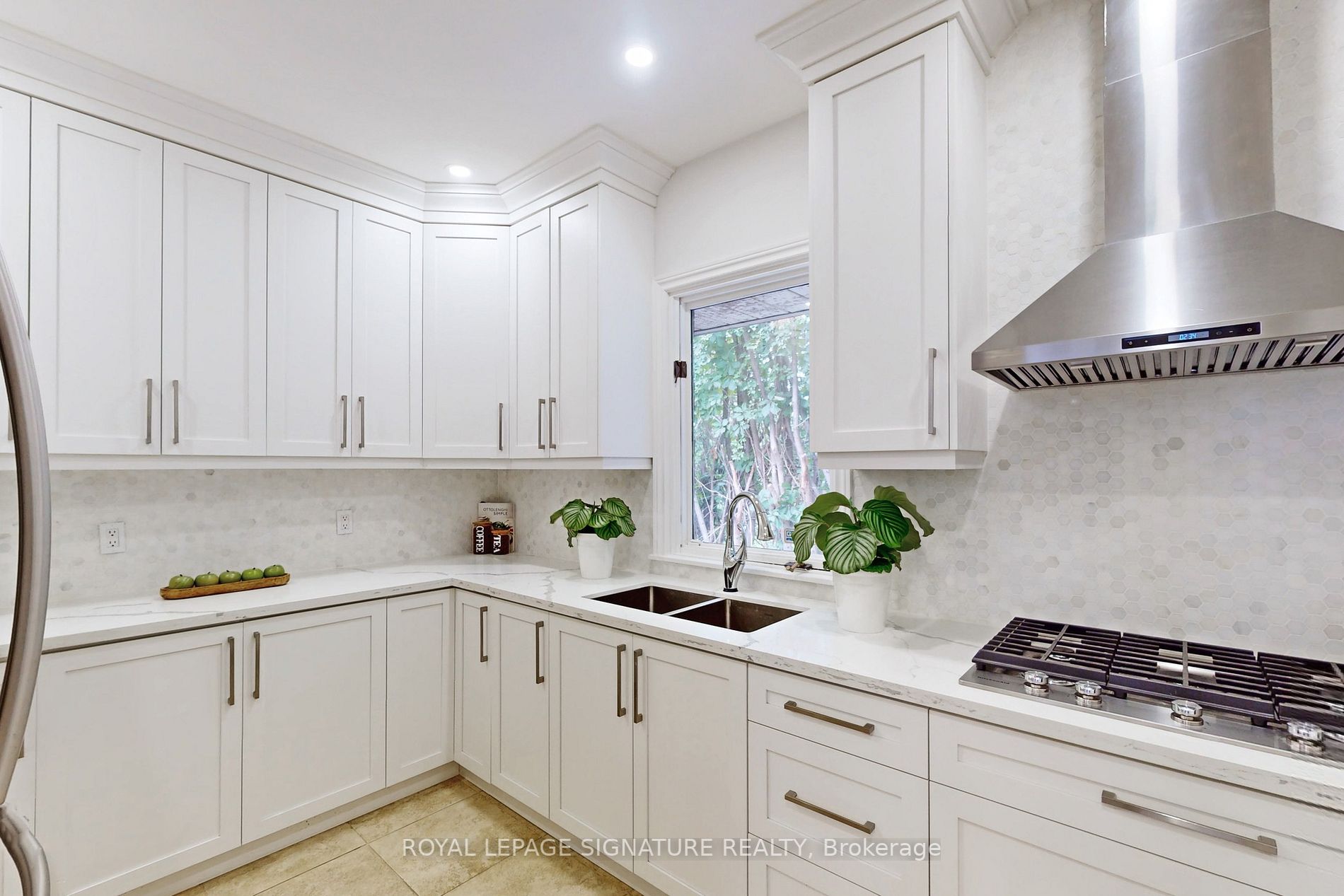 305 Woodland Acres Crescent