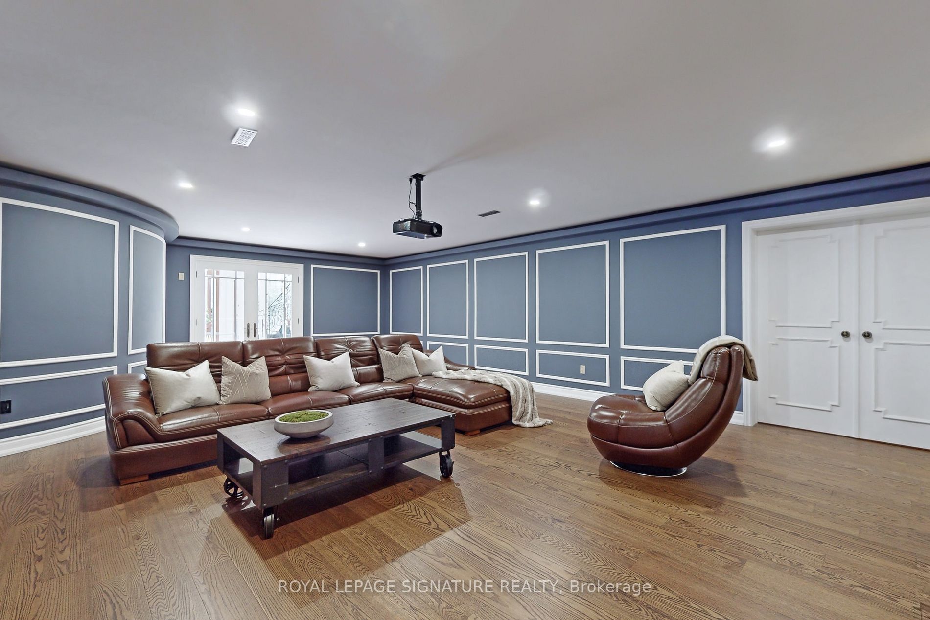 305 Woodland Acres Crescent