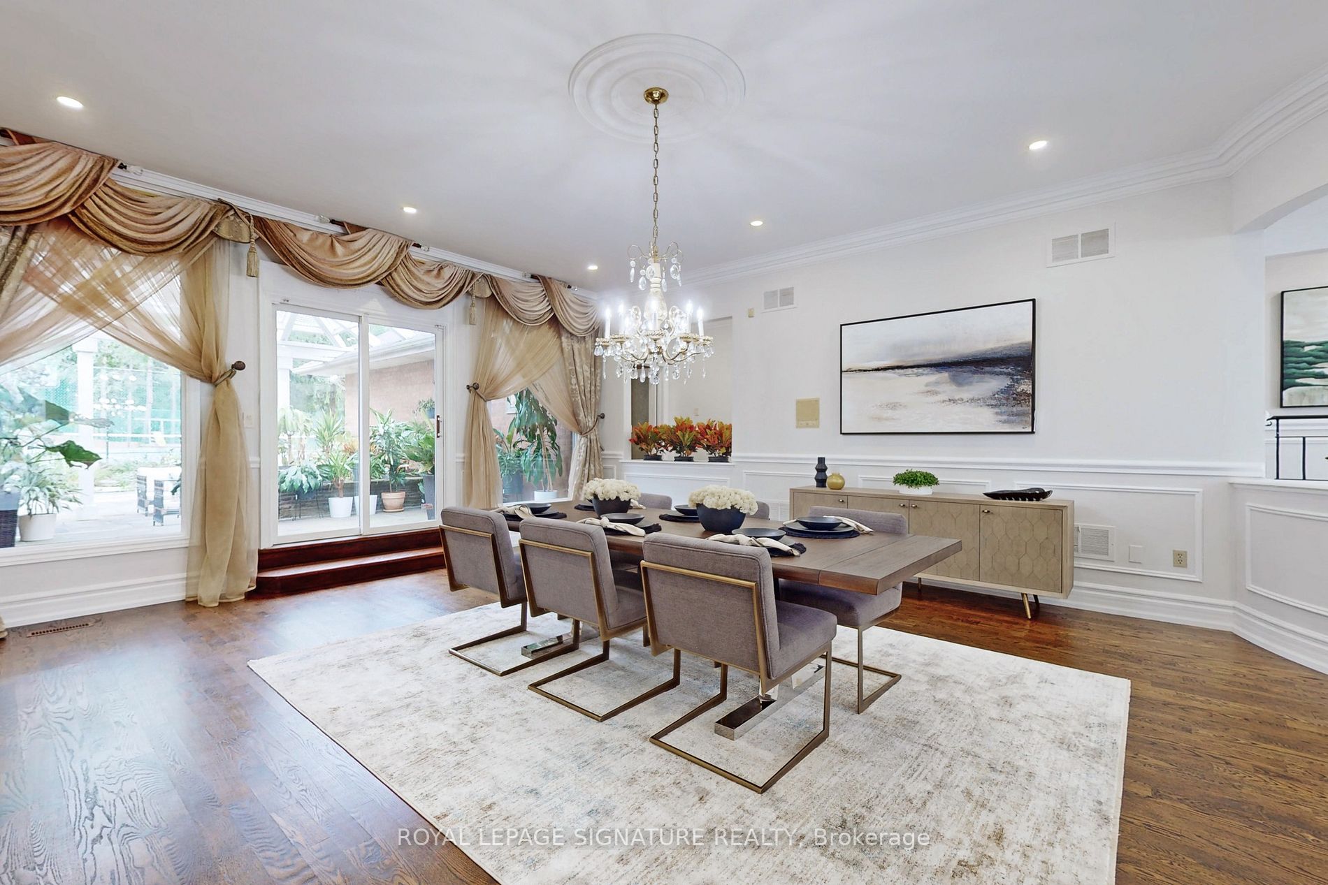 305 Woodland Acres Crescent
