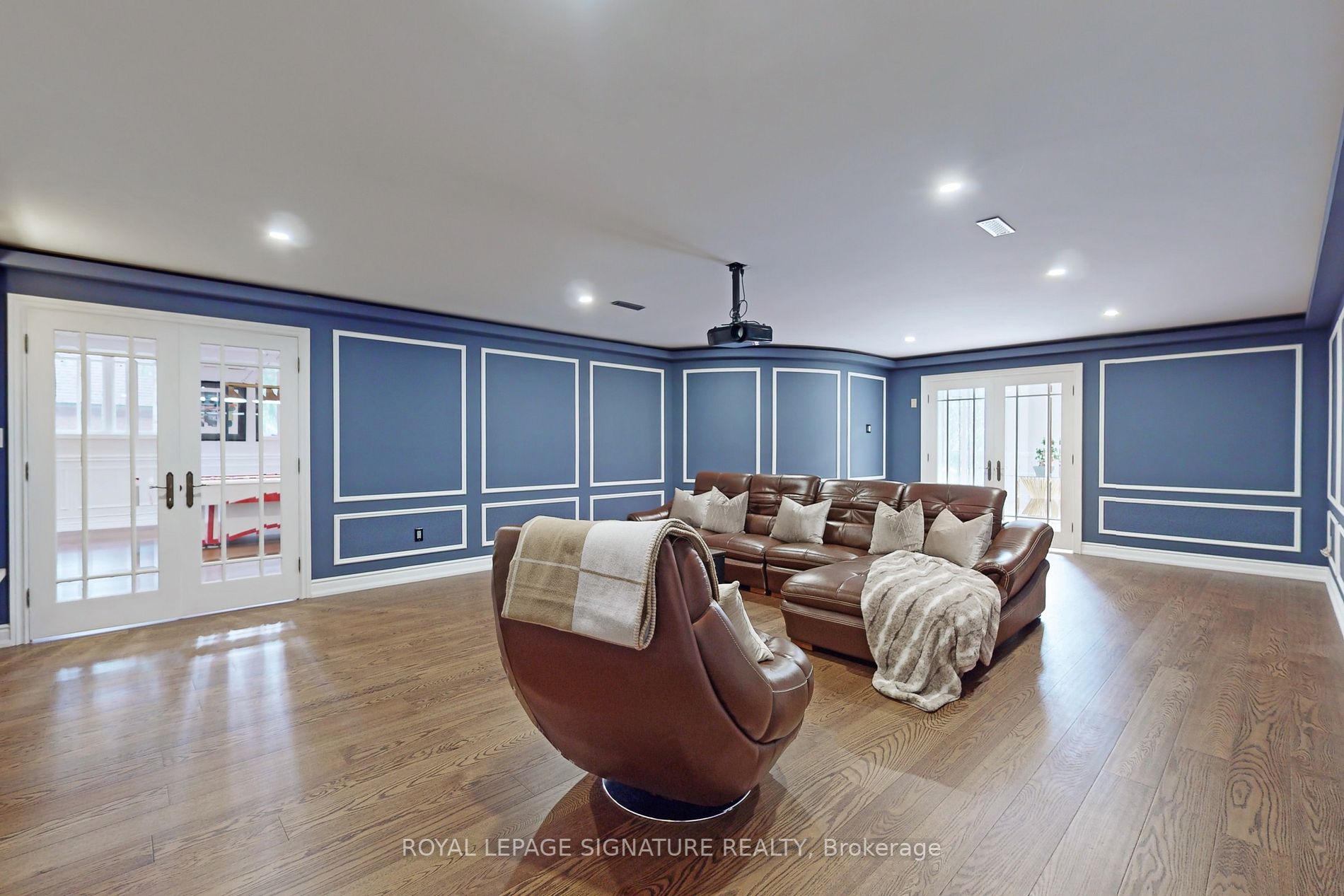 305 Woodland Acres Crescent