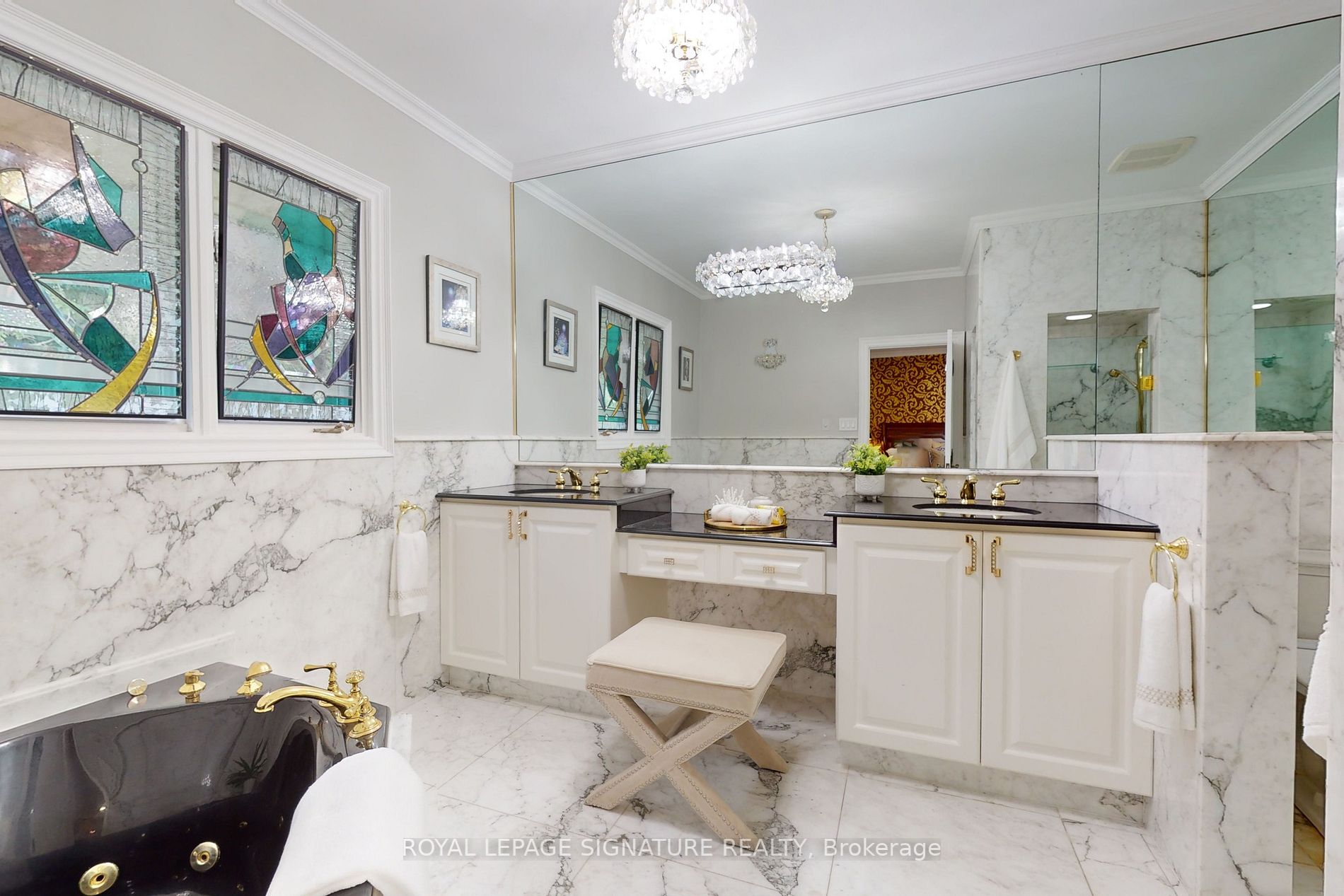 305 Woodland Acres Crescent