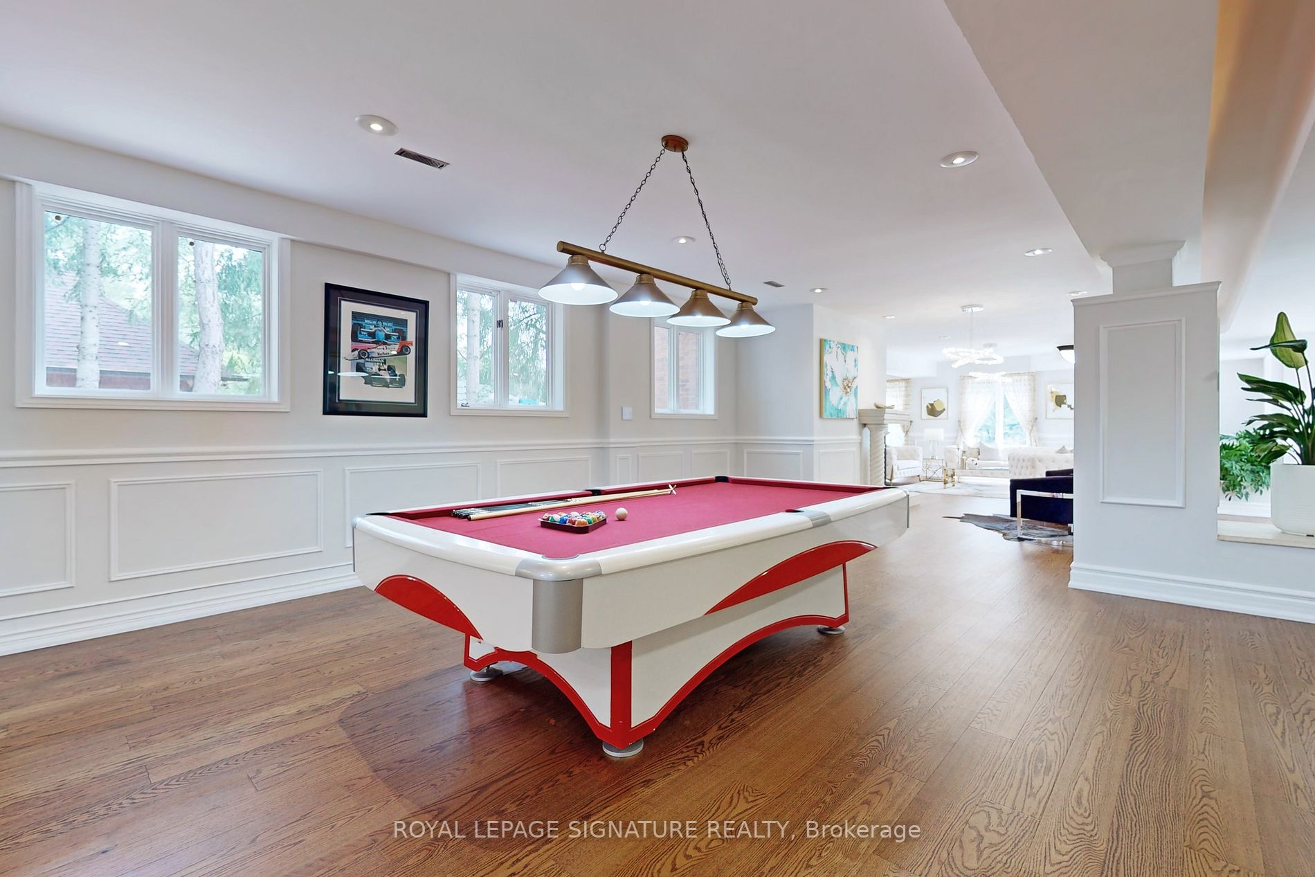 305 Woodland Acres Crescent