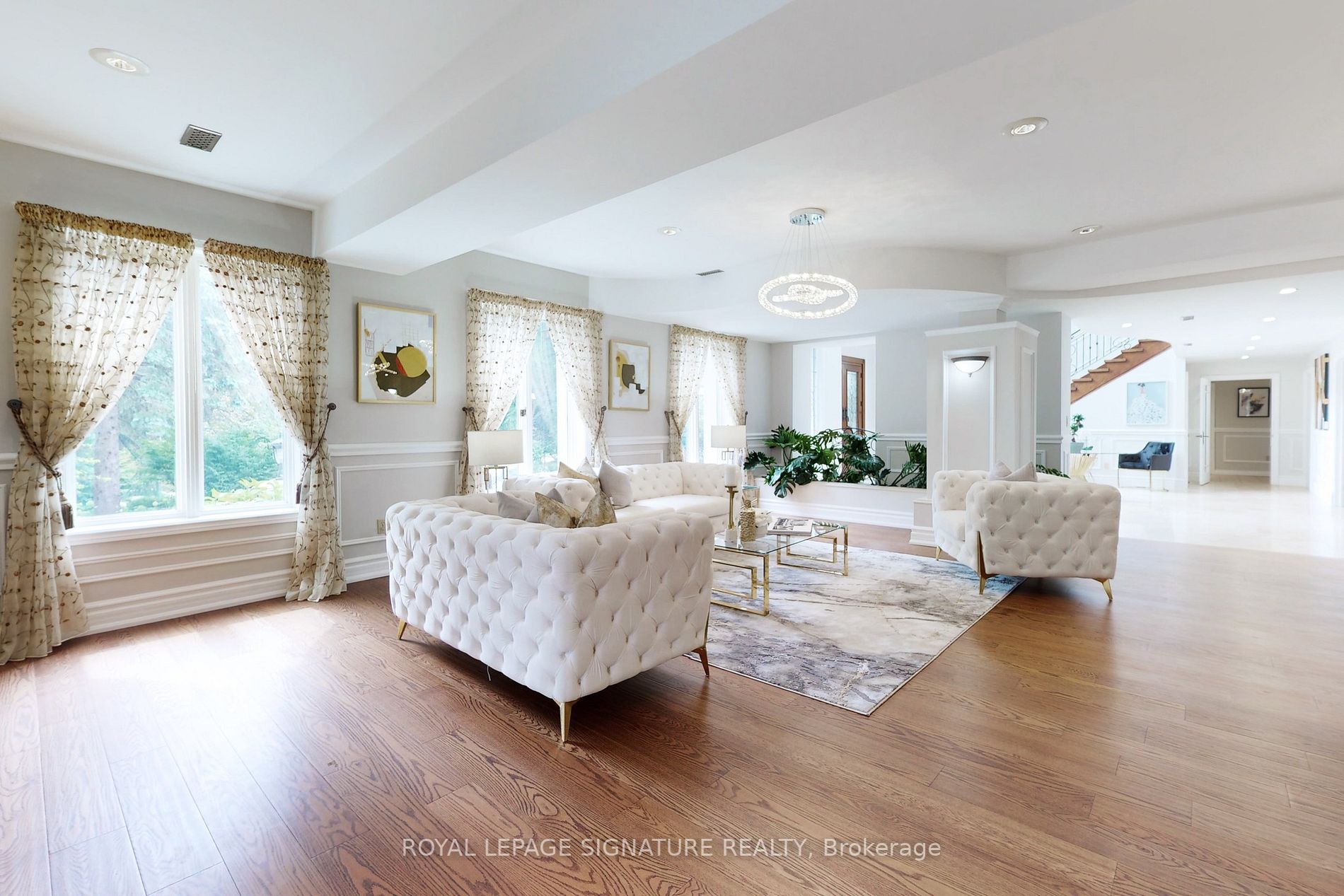 305 Woodland Acres Crescent