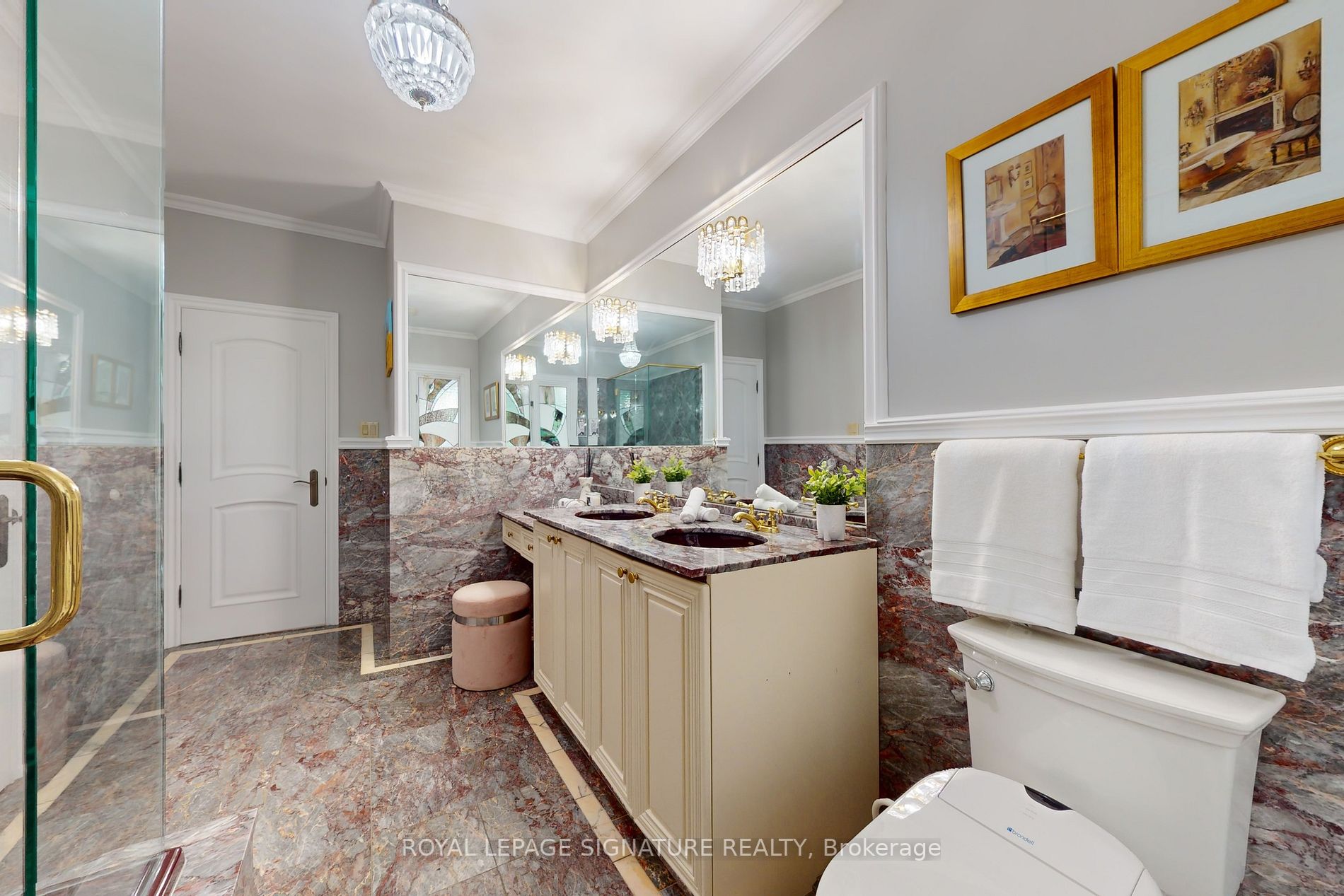 305 Woodland Acres Crescent