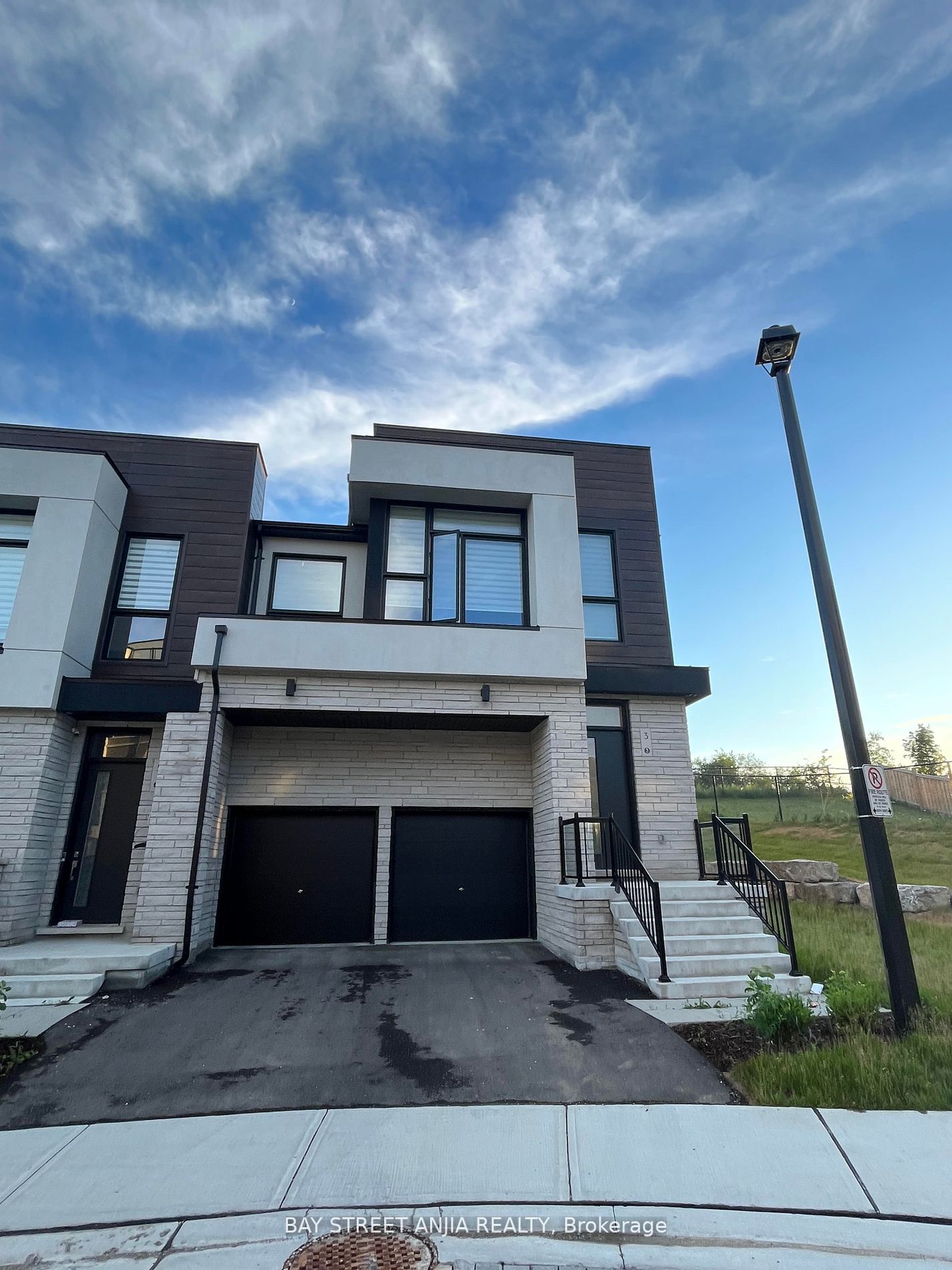 3 Knollview Lane
