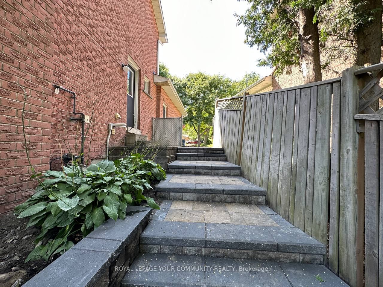 8 Mendys Forest Cres