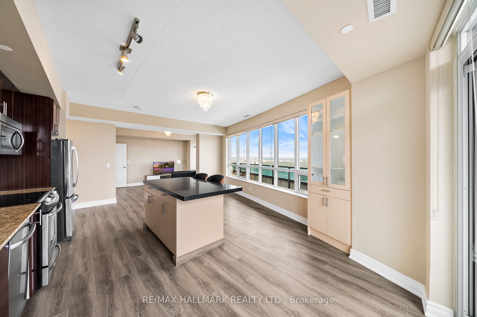7171 Yonge St, #Ph301