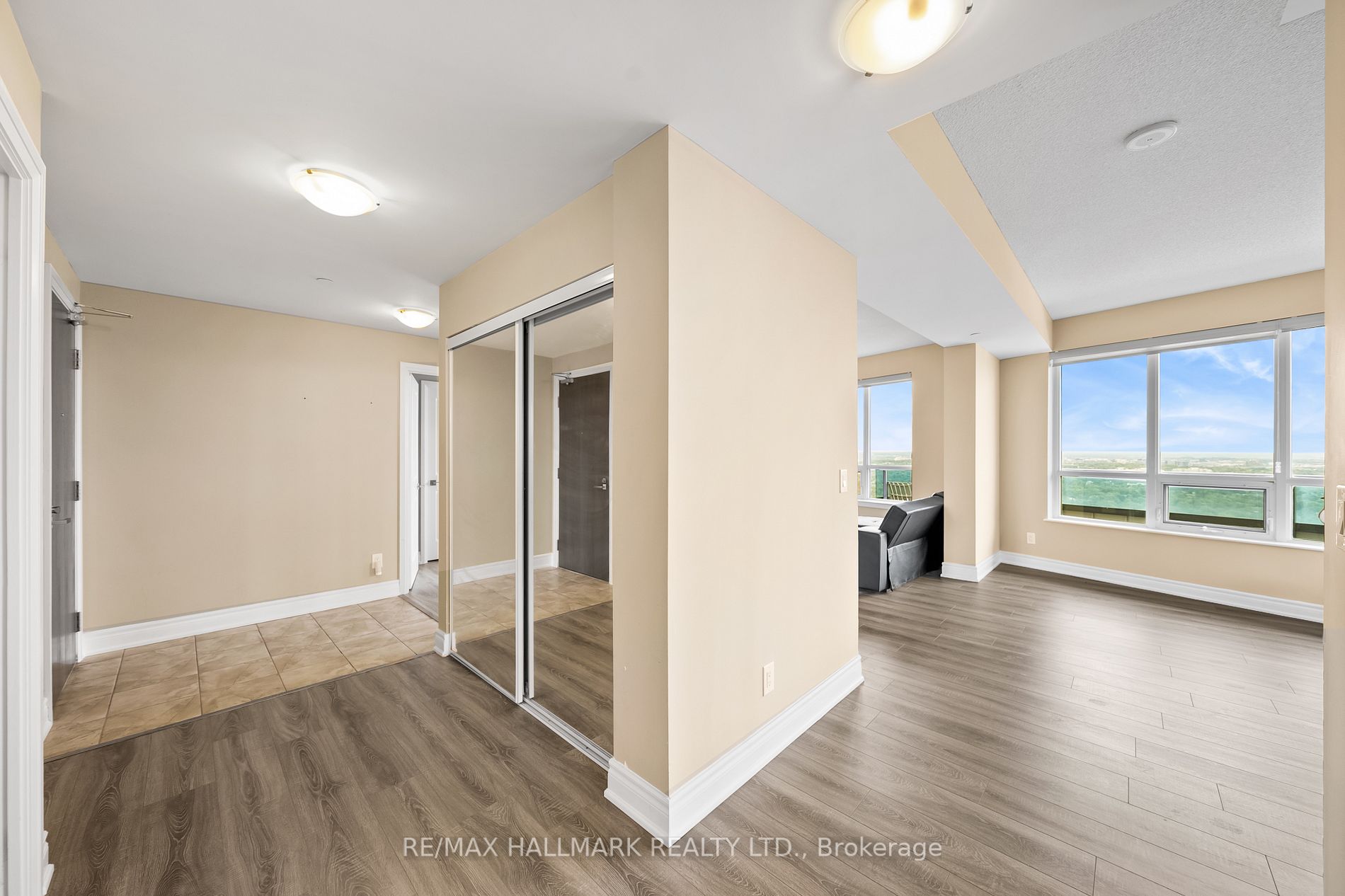 7171 Yonge St, #Ph301