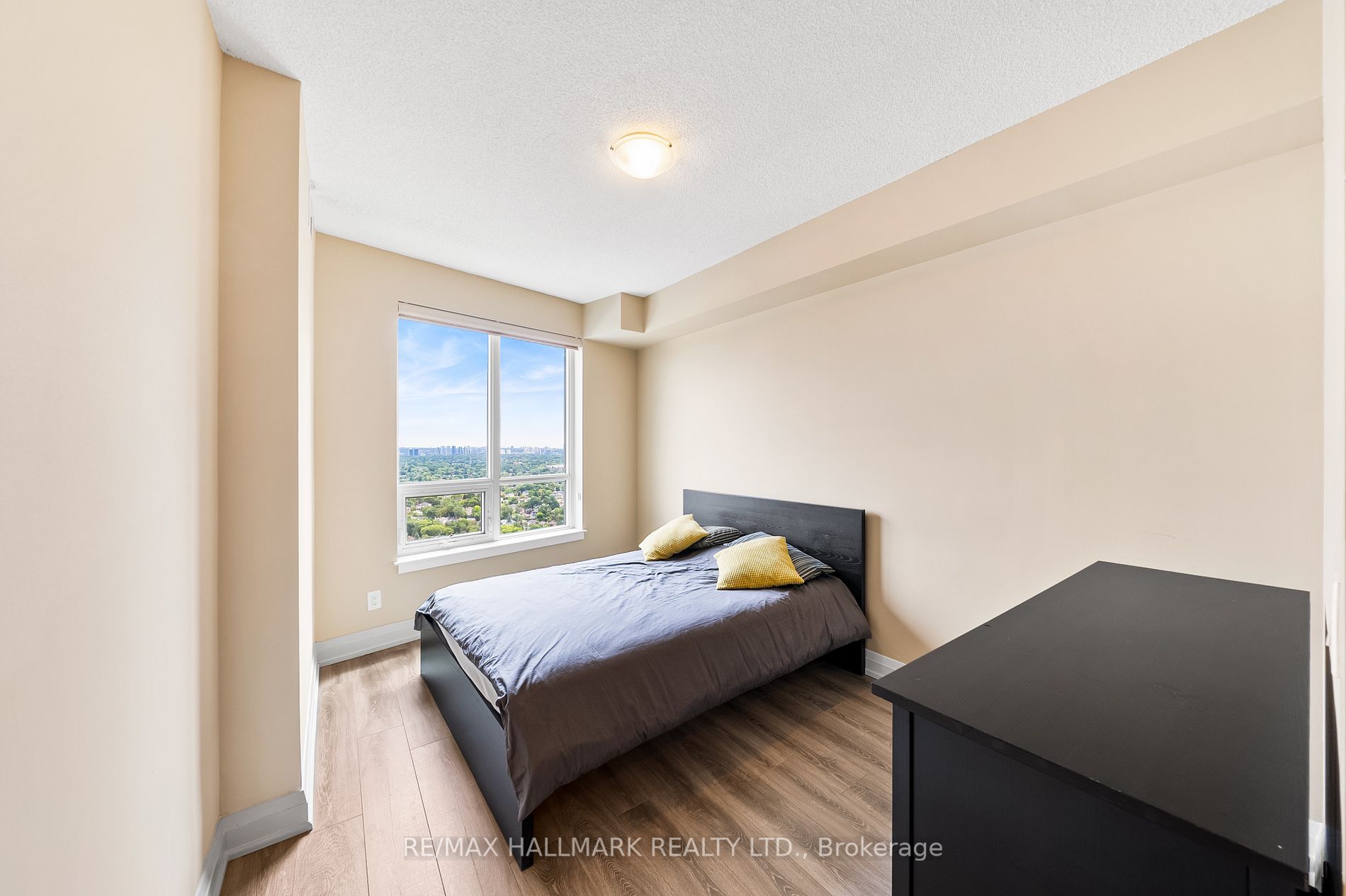 7171 Yonge St, #Ph301