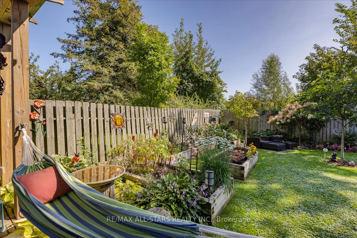 1275 Killarney Beach Rd