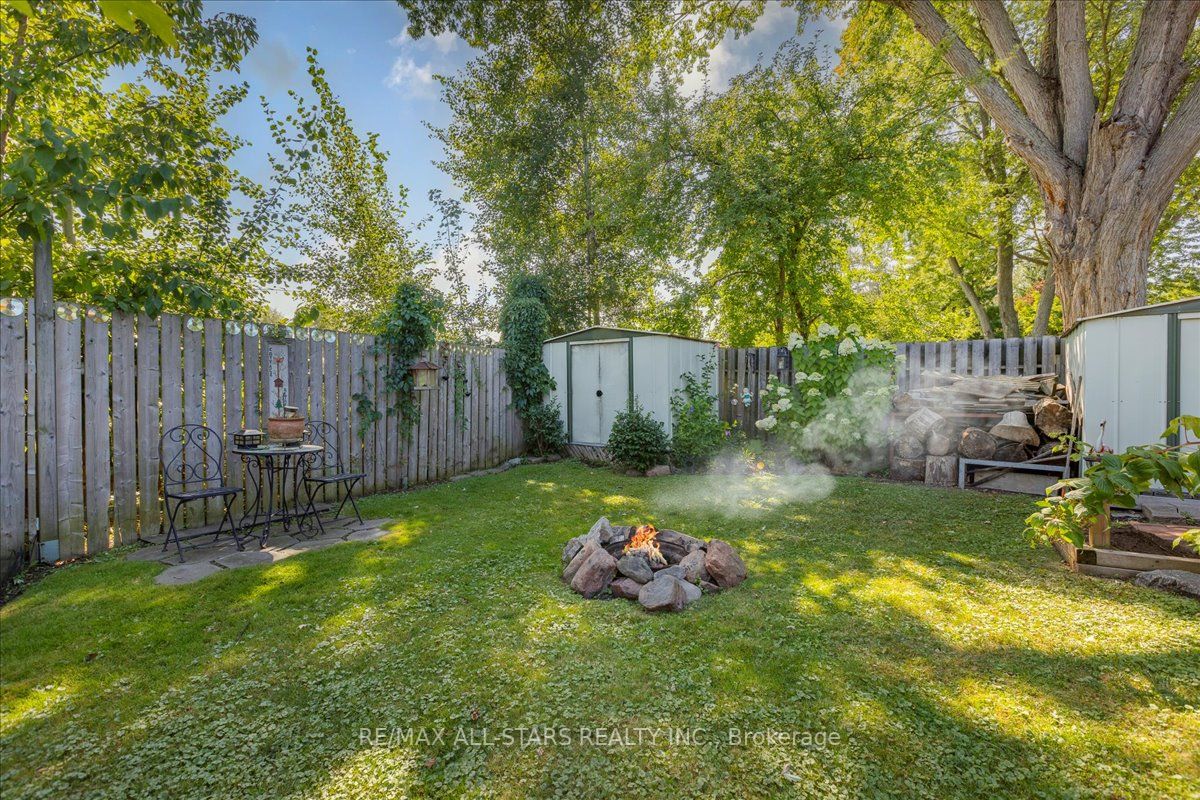 1275 Killarney Beach Rd