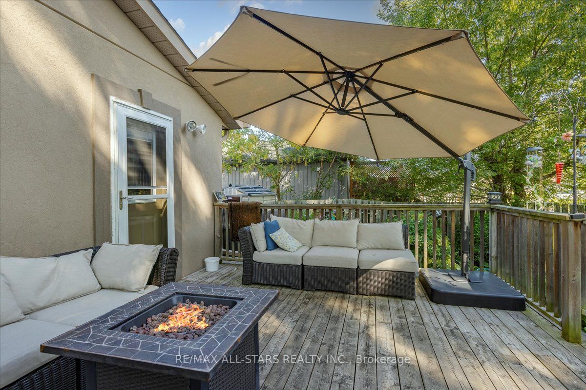 1275 Killarney Beach Rd