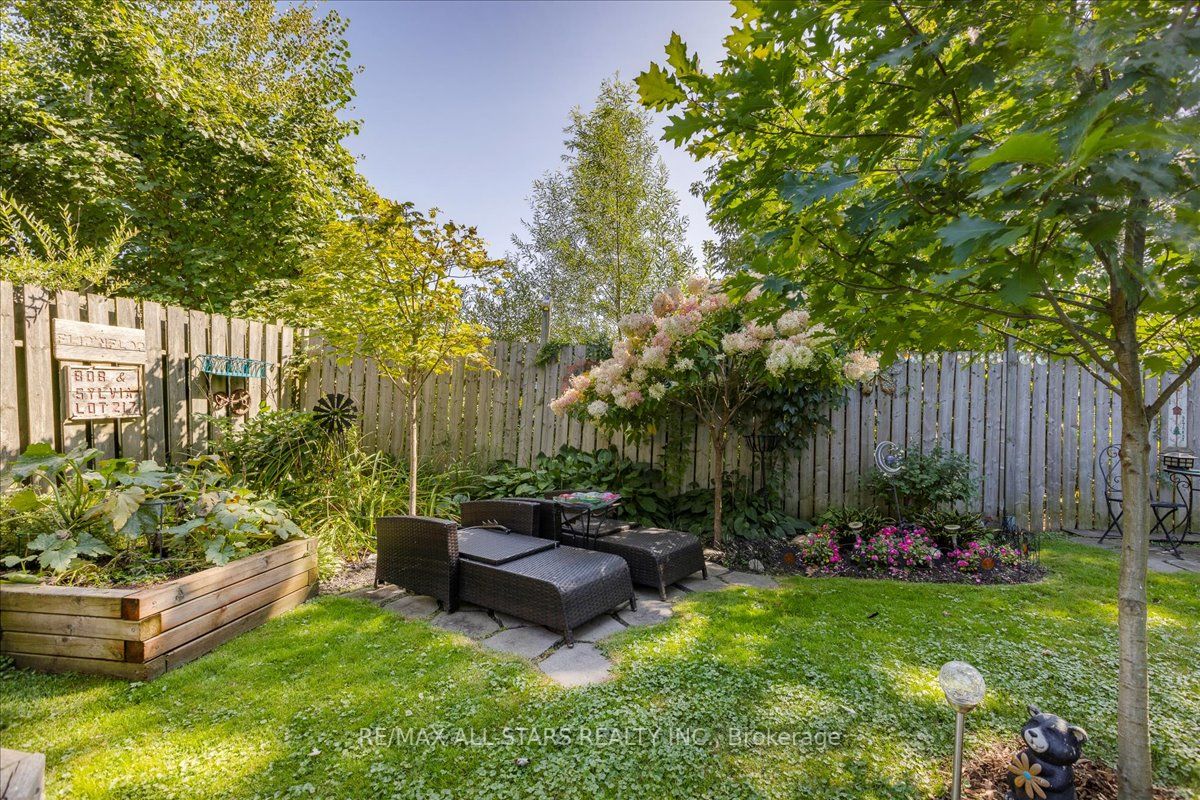 1275 Killarney Beach Rd