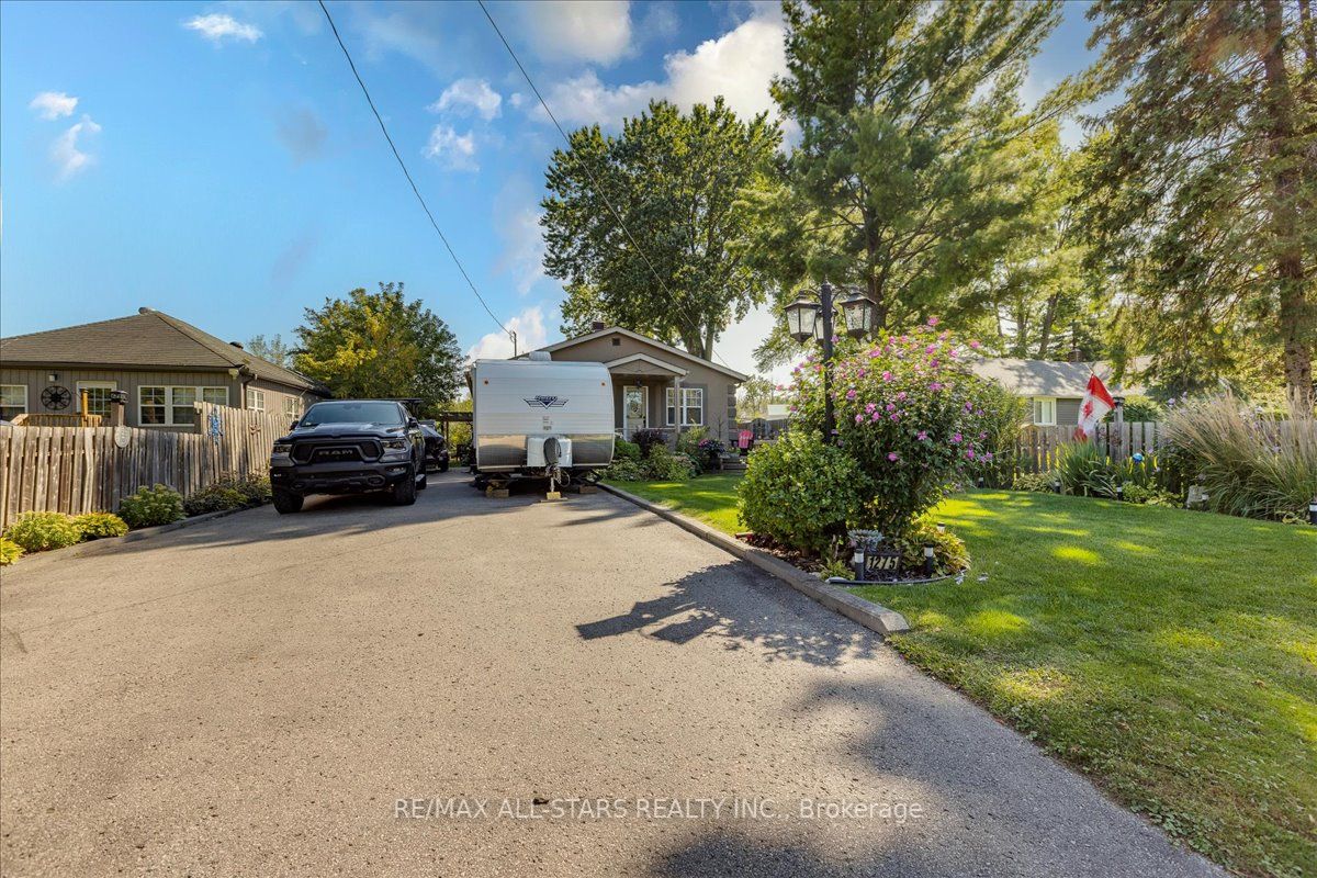 1275 Killarney Beach Rd