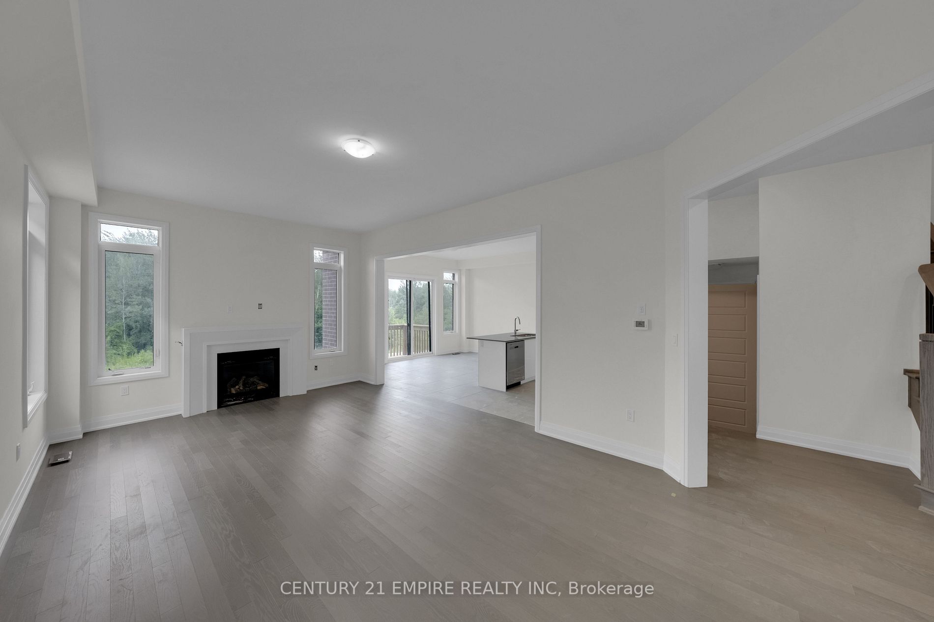 210 Ferragine Cres