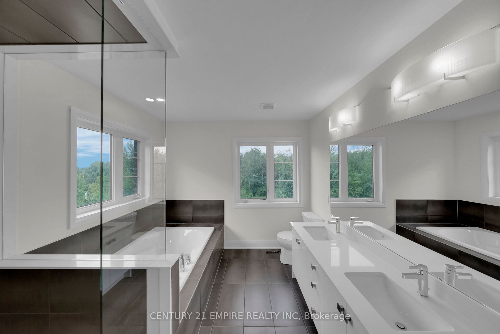 210 Ferragine Cres