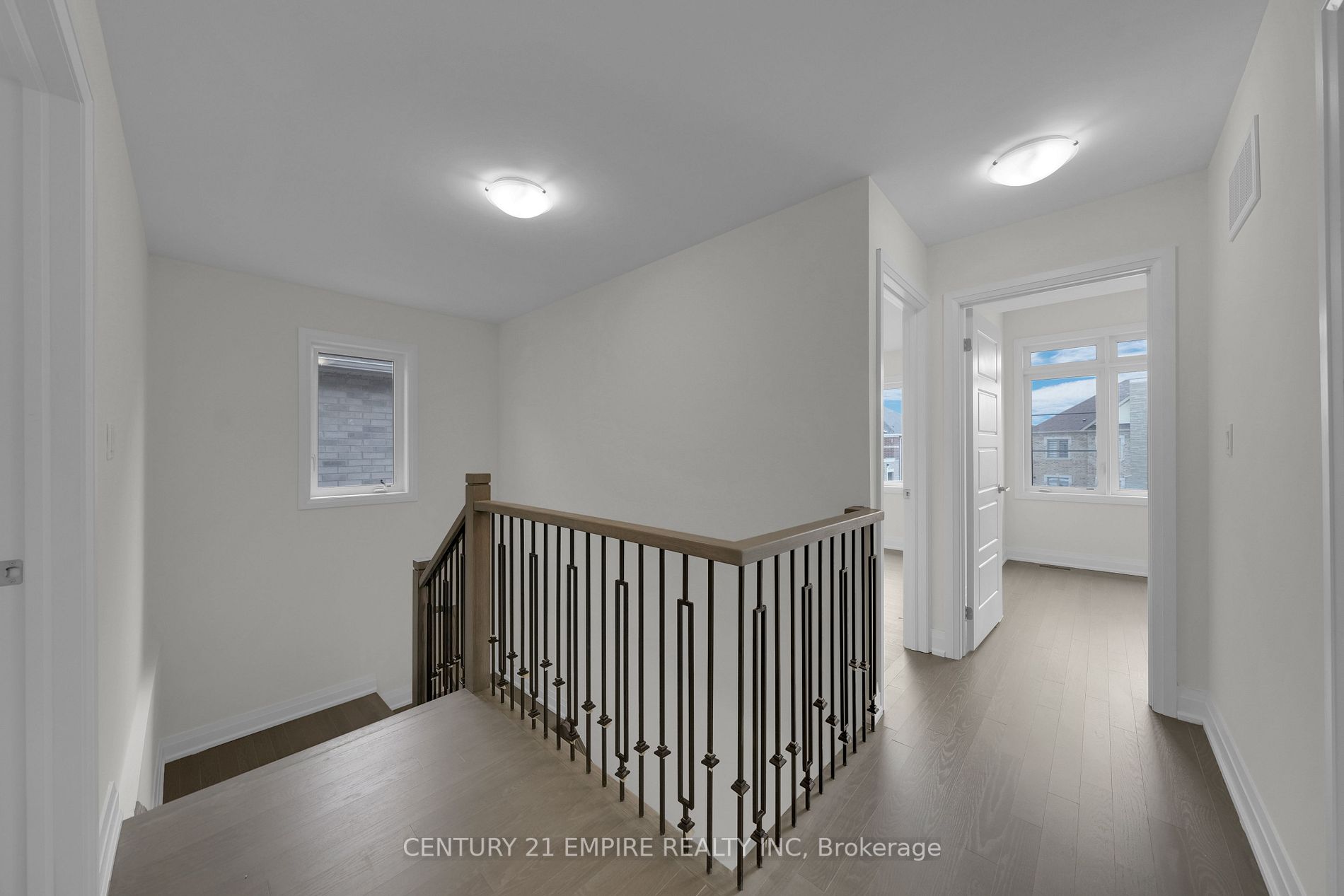 210 Ferragine Cres