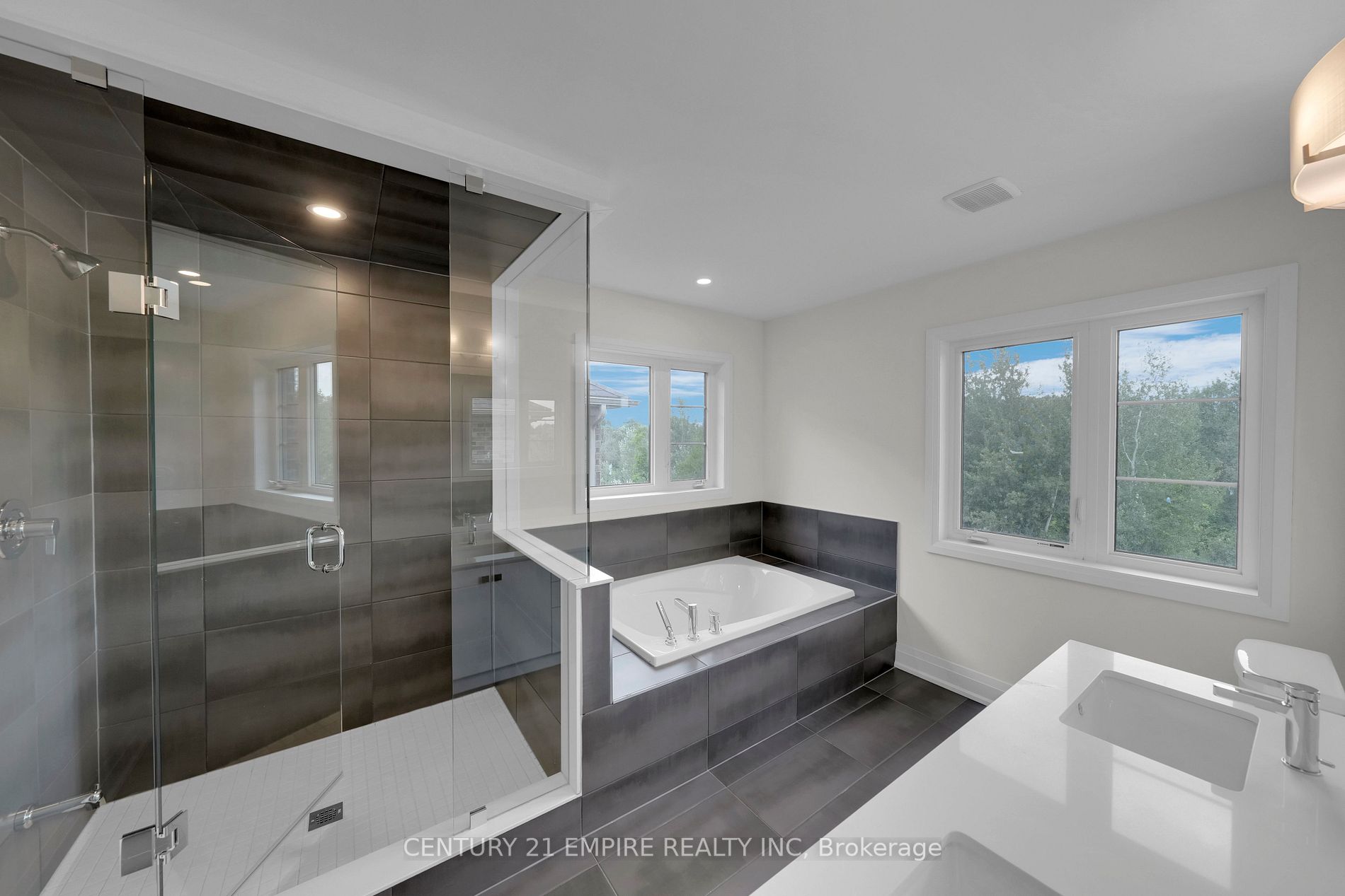 210 Ferragine Cres