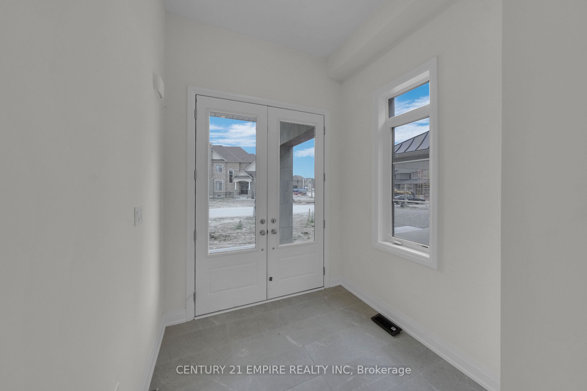 210 Ferragine Cres