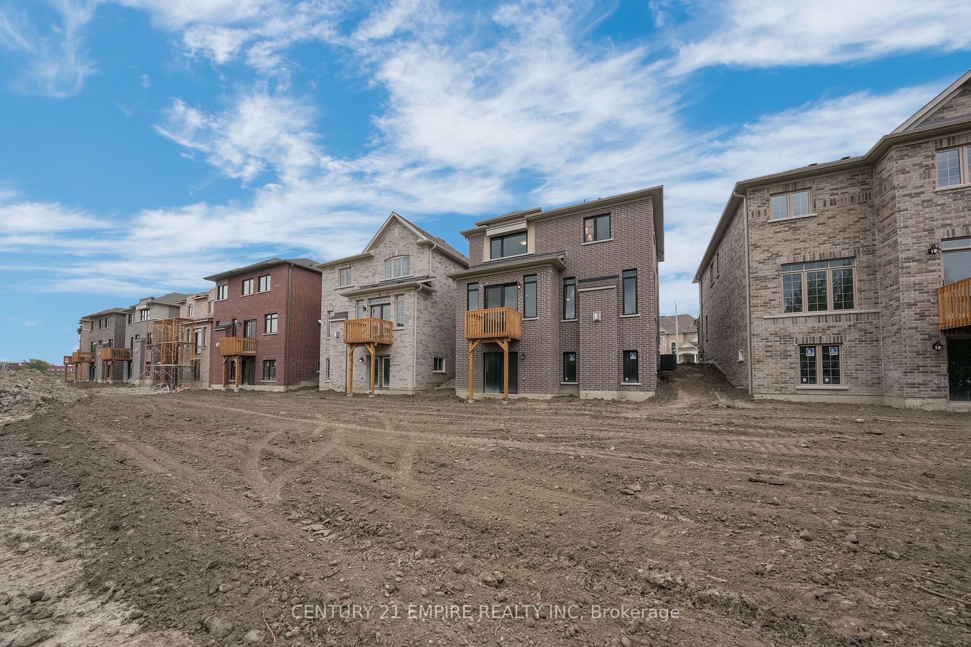 210 Ferragine Cres