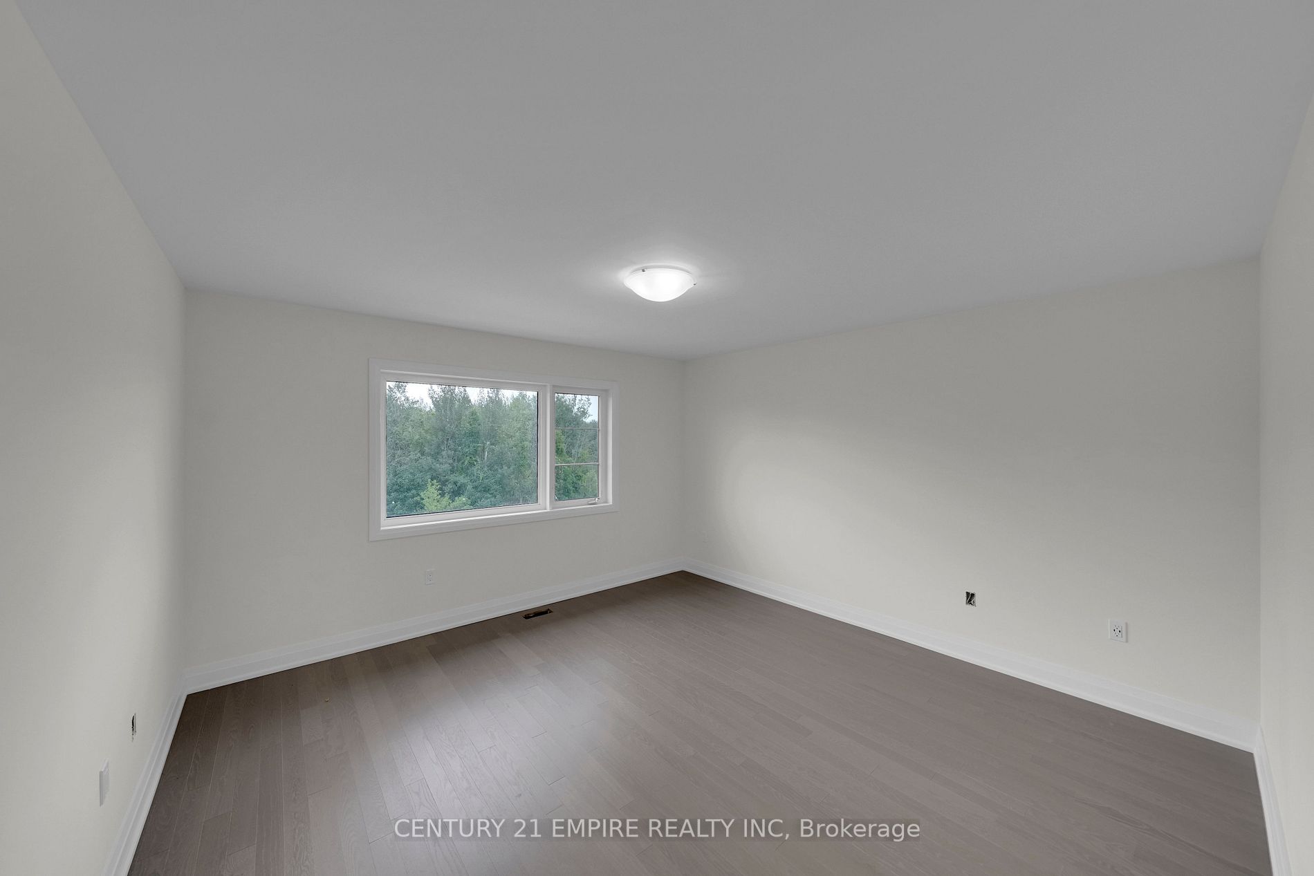 210 Ferragine Cres