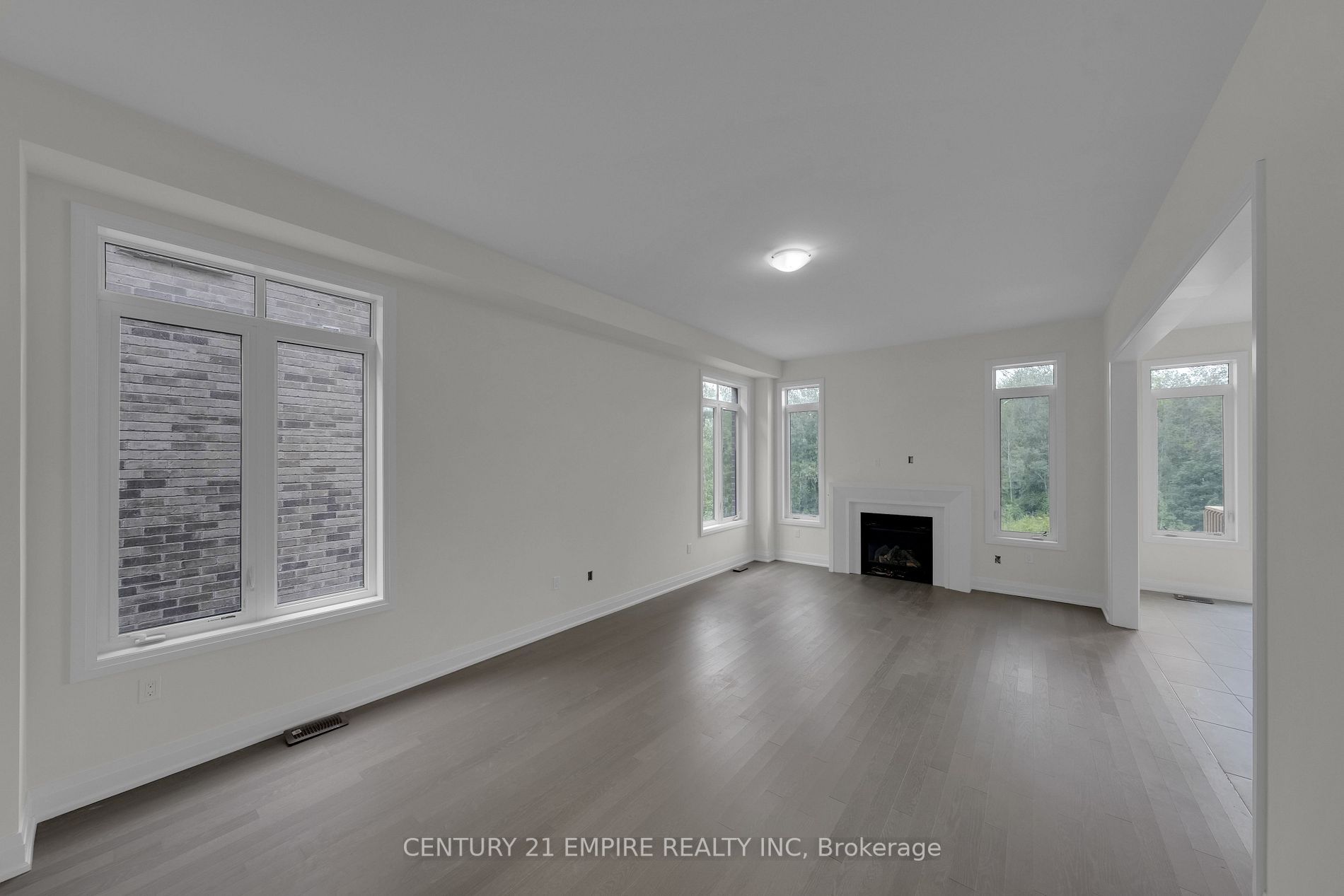 210 Ferragine Cres
